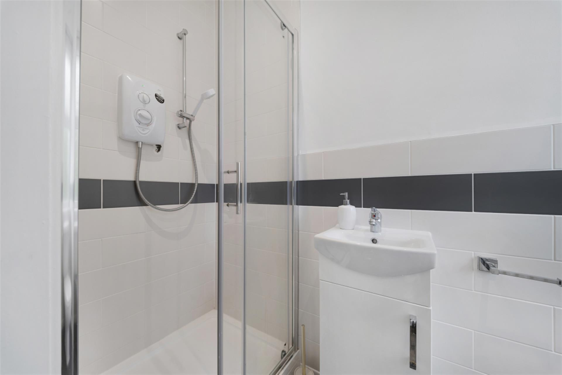 4 bedroom semi-detached house To Let in Eagley, Bolton, Greater Manchester, . - En-Suite.