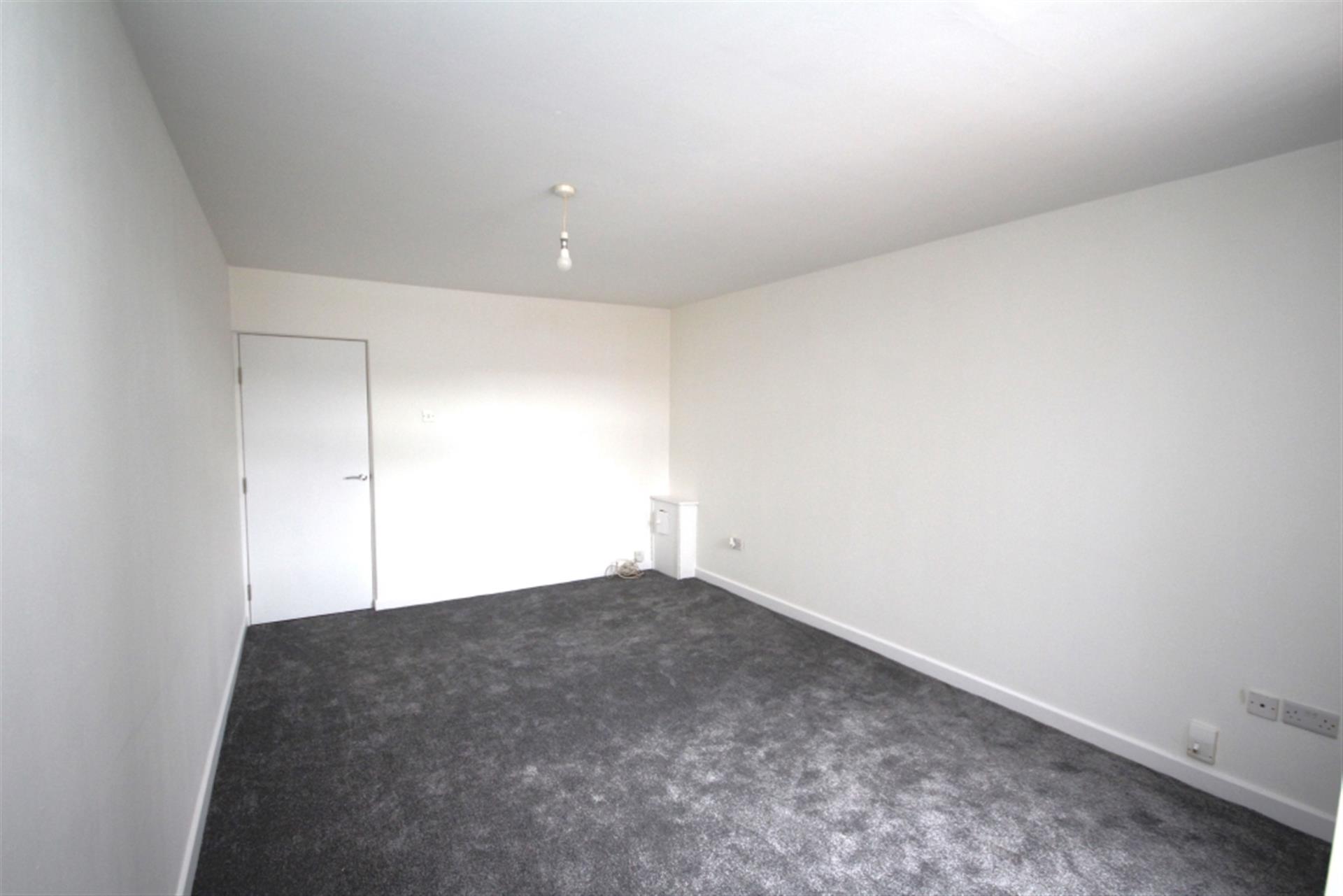 2 bedroom apartment flat / apartment To Let in Horwich, Bolton - Living Room.