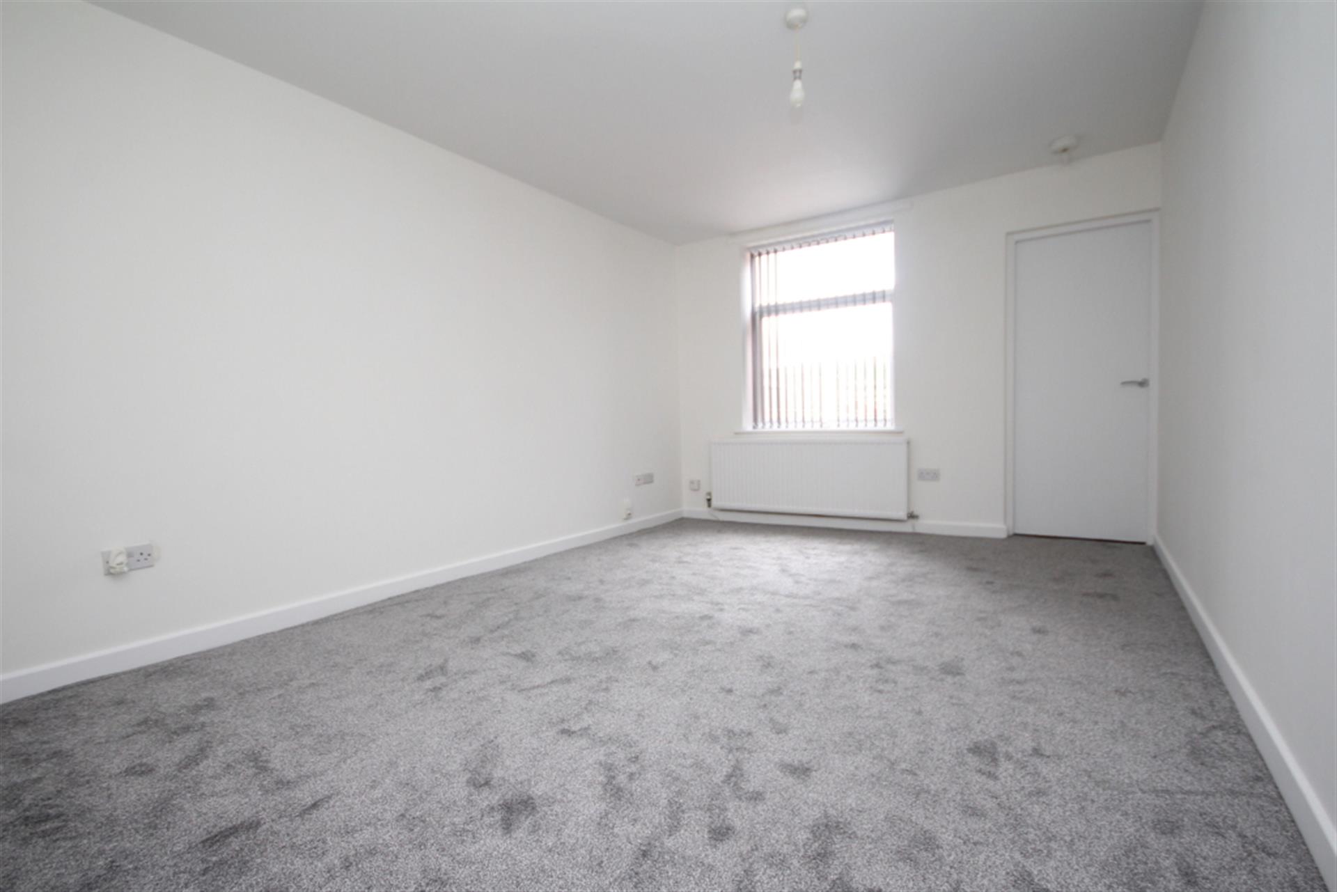 2 bedroom apartment flat / apartment To Let in Horwich, Bolton - Living Room.
