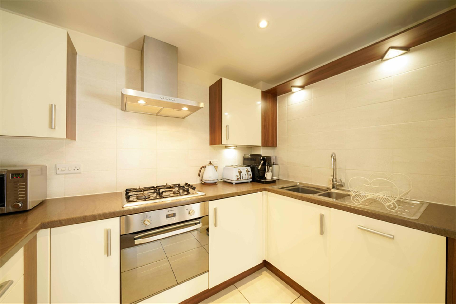 2 bedroom mews house To Let in Smithills Glade, Bolton, Greater Manchester - Kitchen.