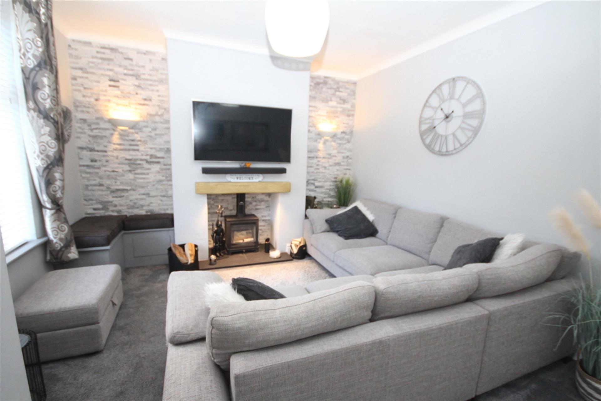 2 bedroom cottage house To Let in Egerton, Bolton, Greater Manchester - Lounge.