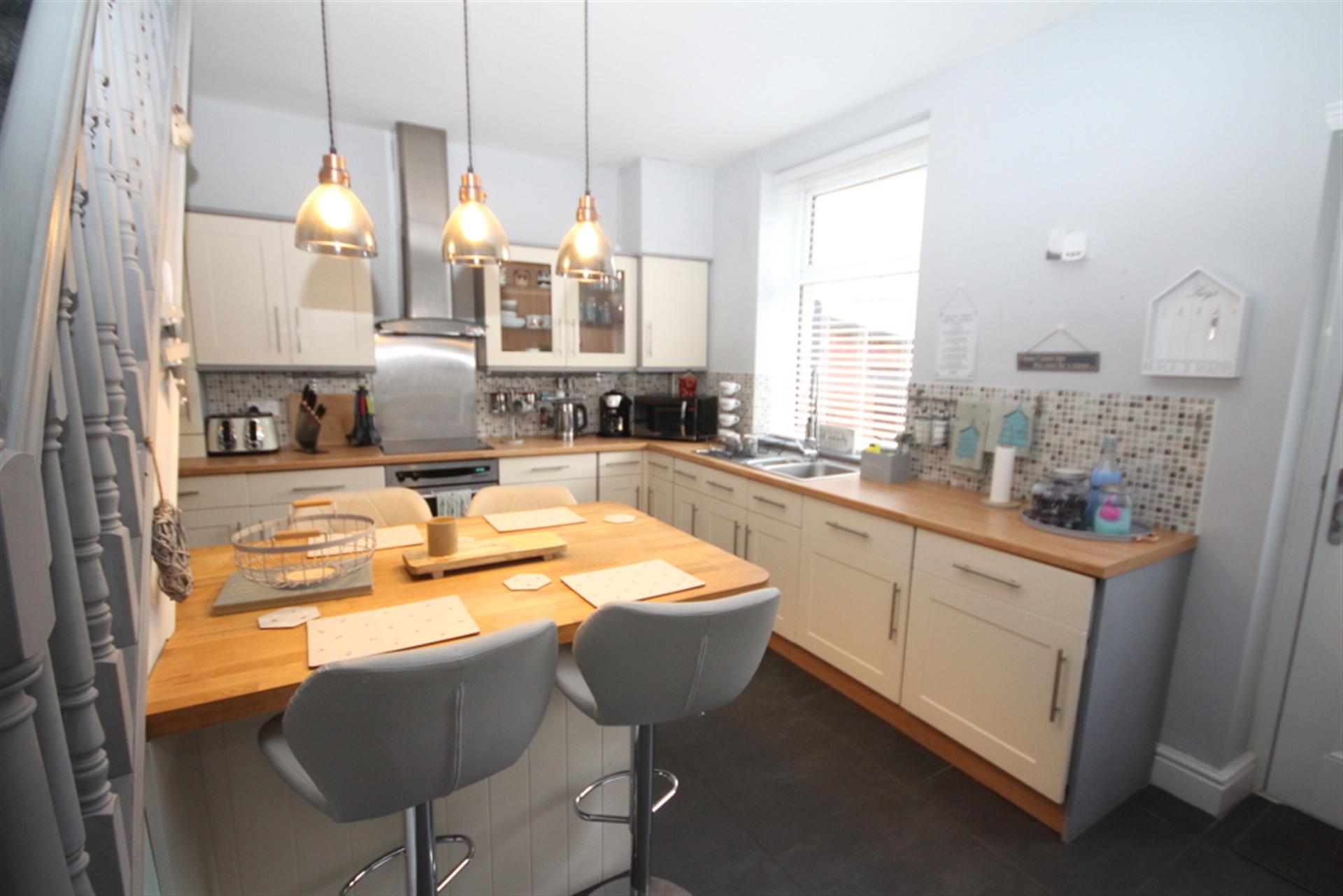 2 bedroom cottage house To Let in Egerton, Bolton, Greater Manchester - Dining /Kitchen.