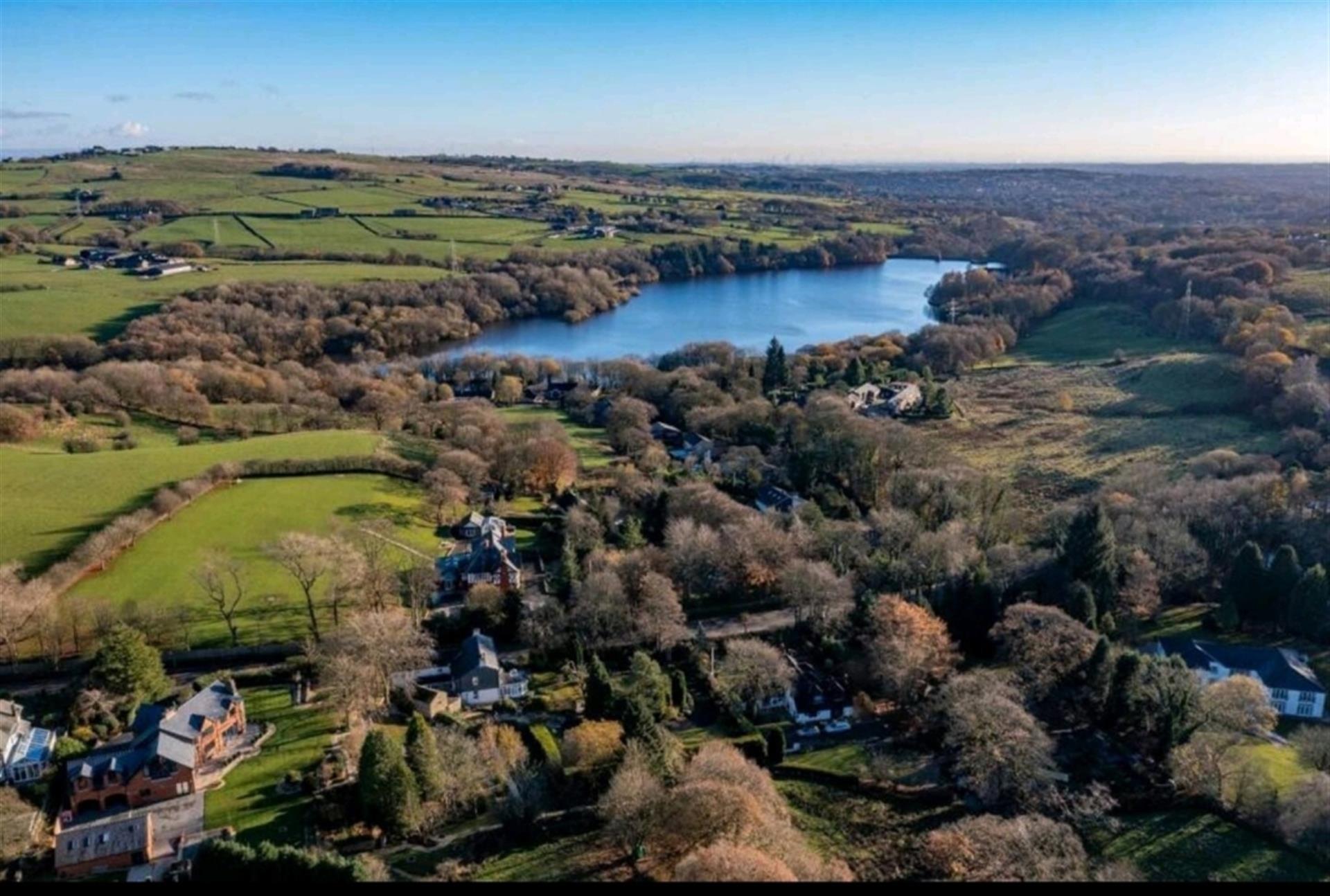 6 bedroom detached house To Let in Turton, Bolton, Greater Manchester - Stunning Surrounding.