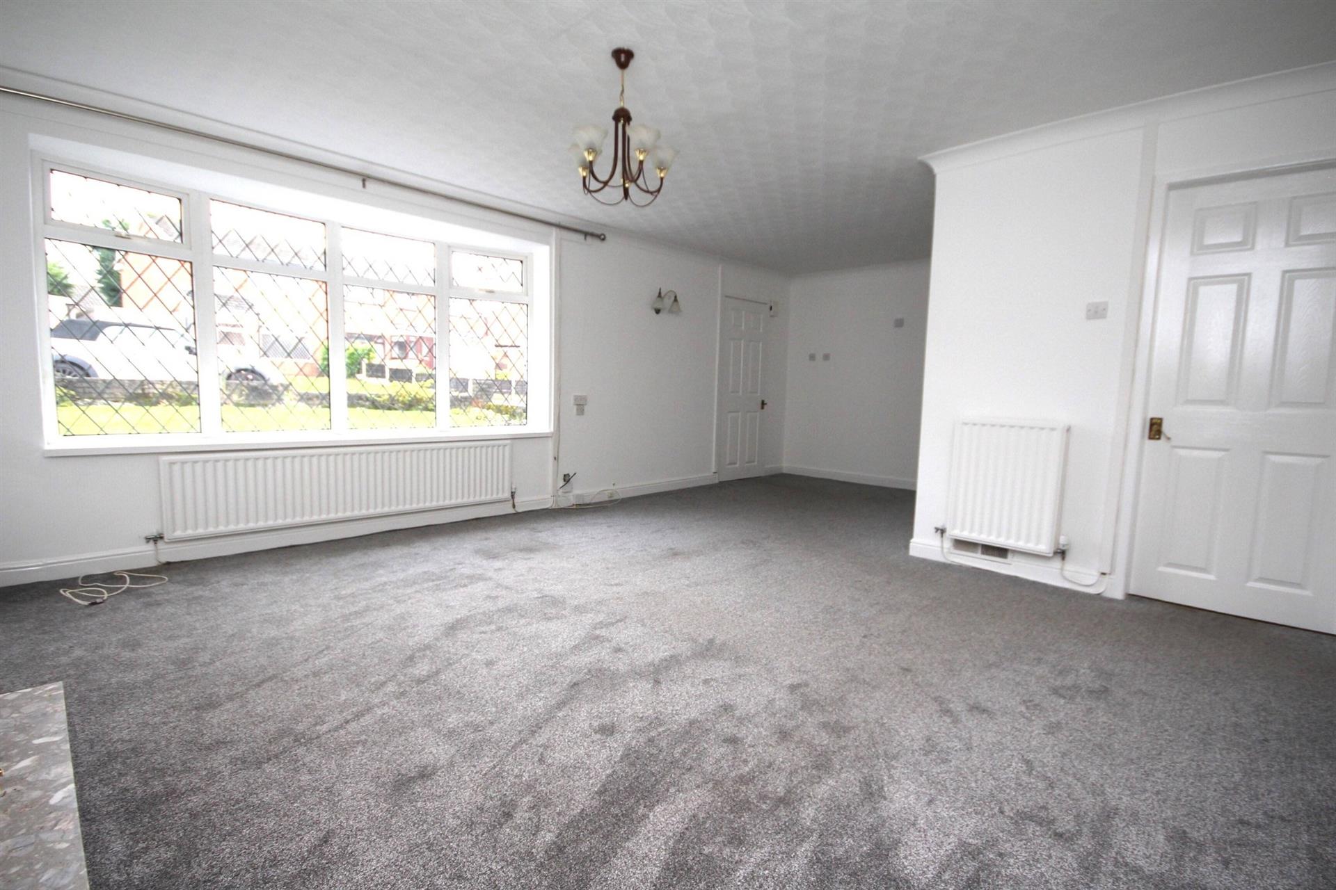 2 bedroom bungalow Let Agreed in Bolton, Greater Manchester - Living room.