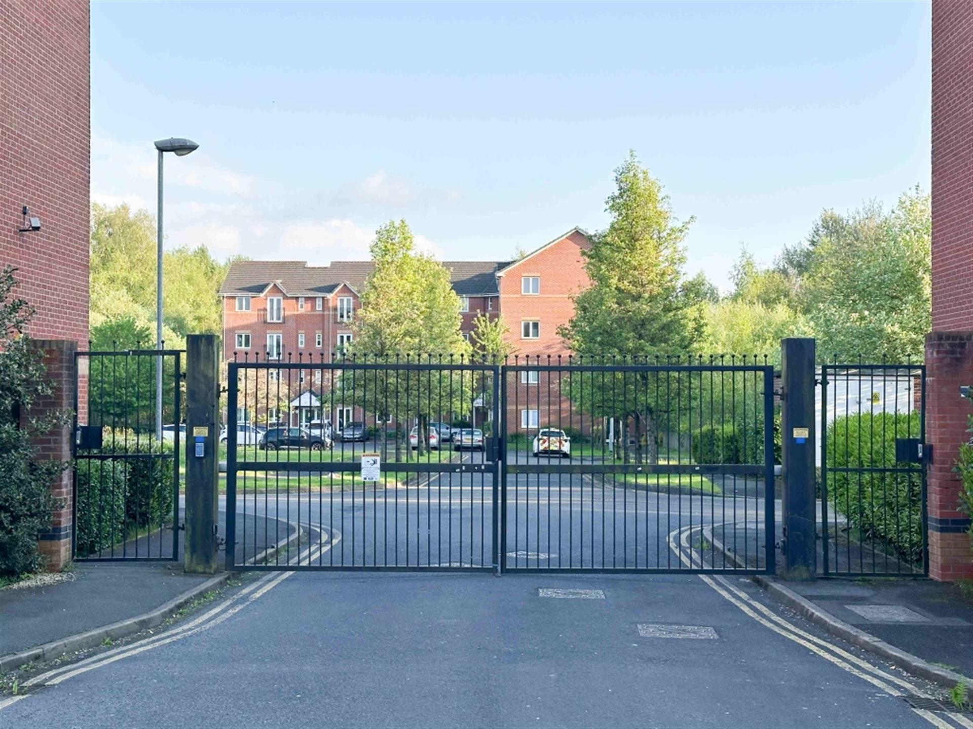1 bedroom apartment flat / apartment To Let in Bolton, Greater Manchester - Gated Entrance.