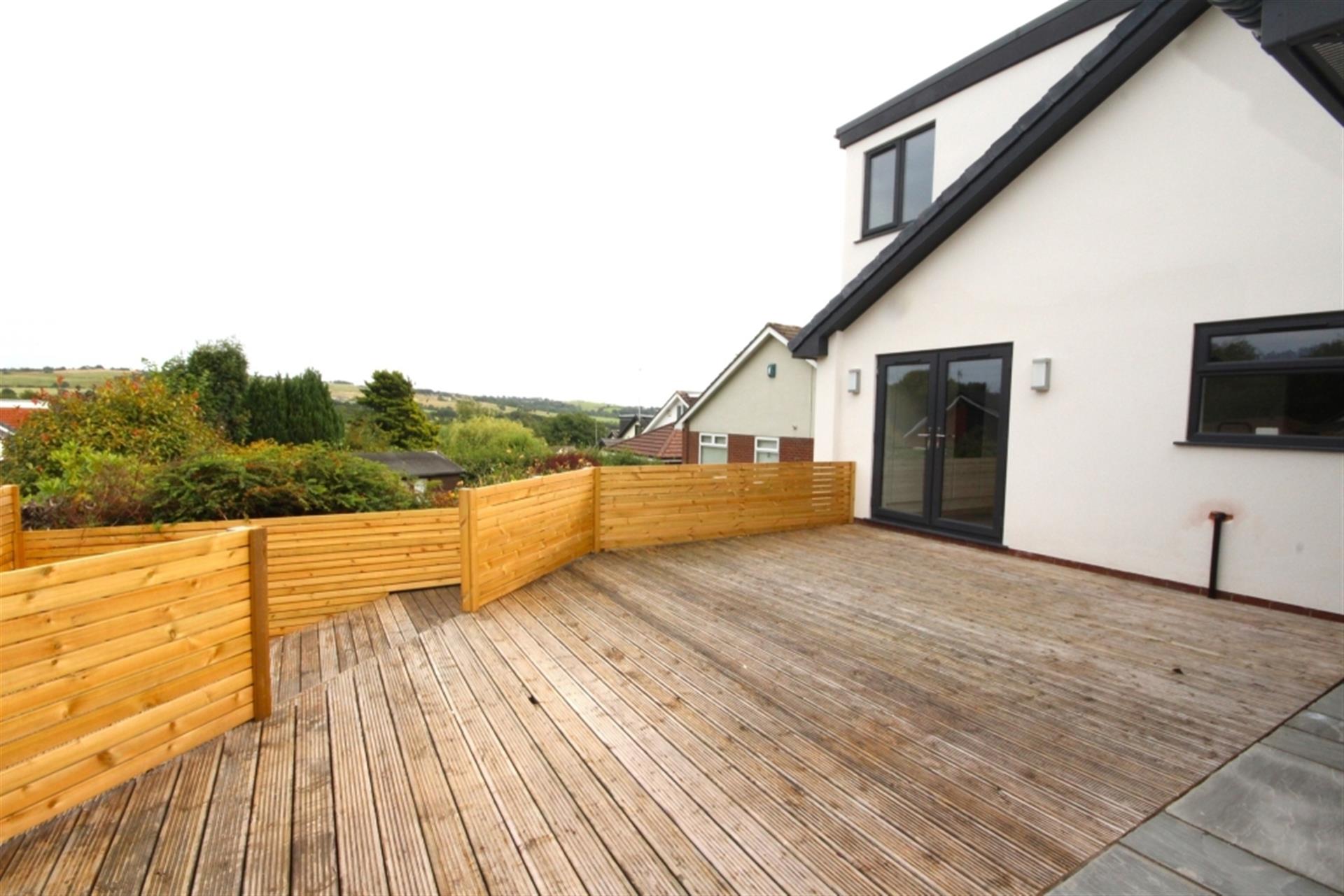 4 bedroom detached bungalow To Let in Bromley Cross, Bolton, Greater Manchester - Garden.