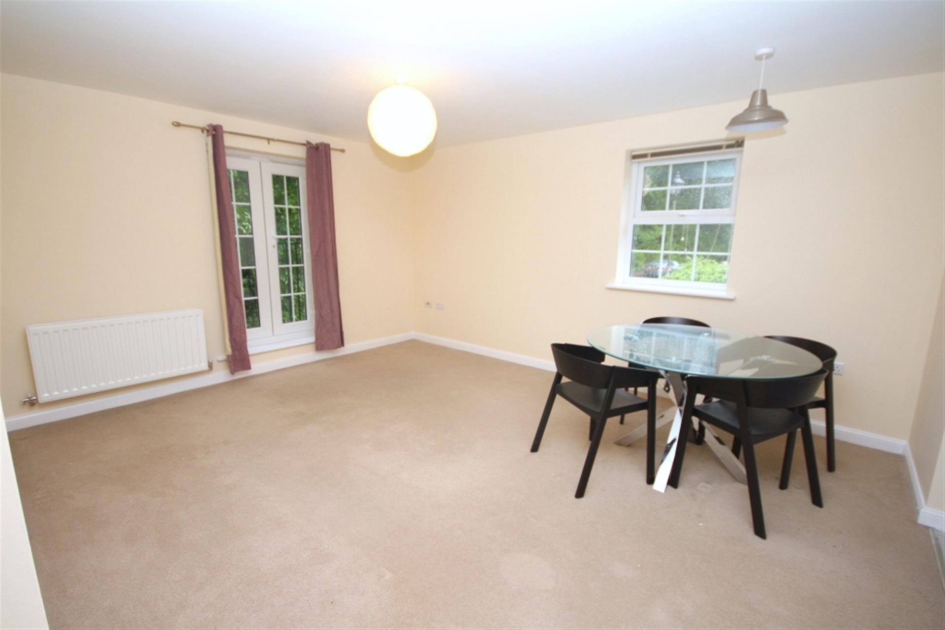 2 bedroom apartment flat / apartment To Let in Bolton, Greater Manchester - Lounge/diner.