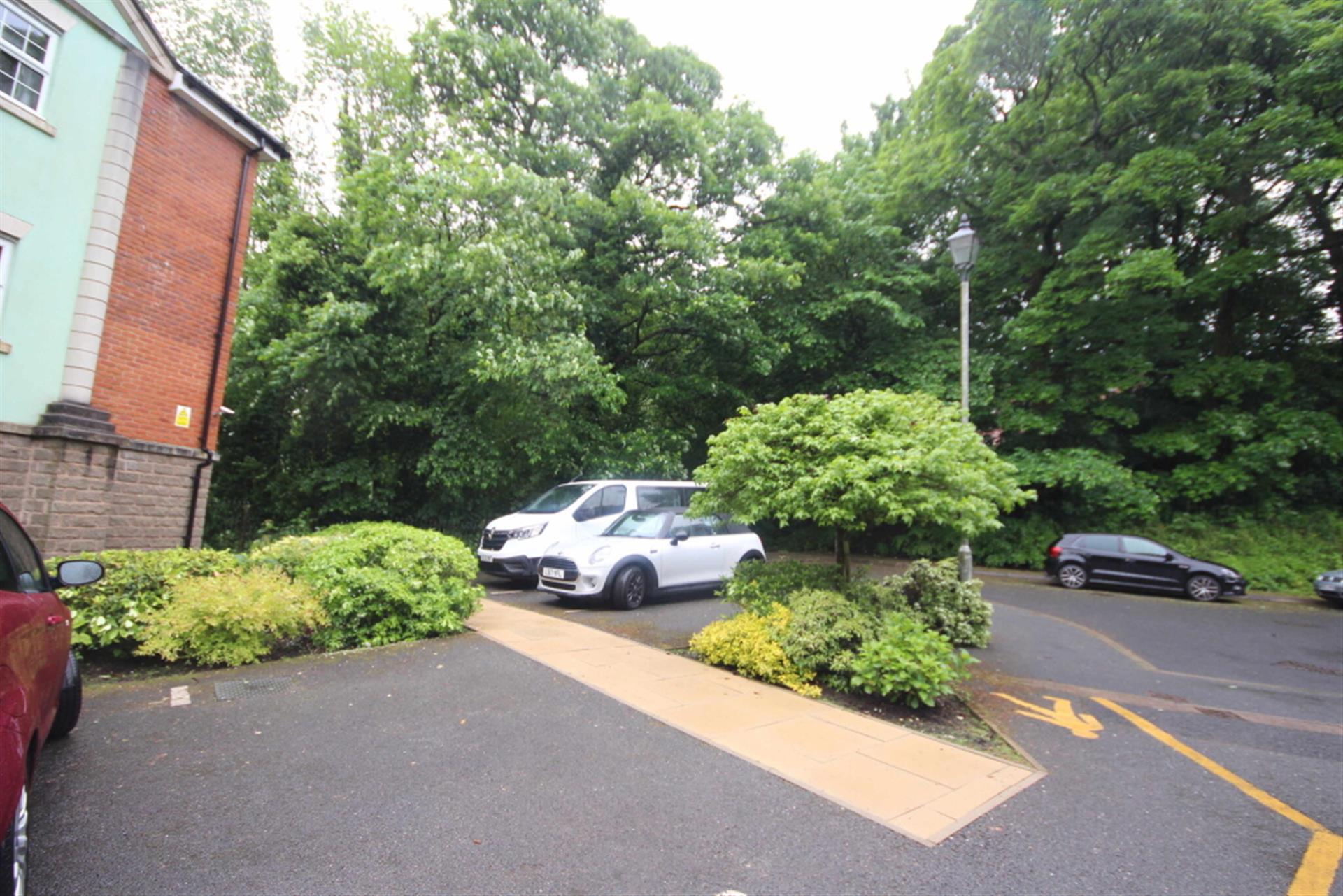 2 bedroom apartment flat / apartment To Let in Bolton, Greater Manchester - Carpark.