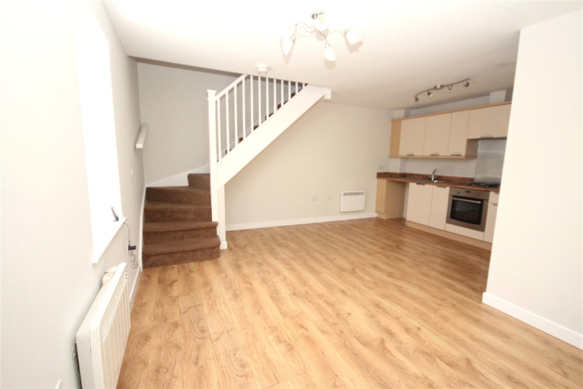 2 bedroom town house house To Let in Bromley Cross, Bolton, Greater Manchester - Photo.