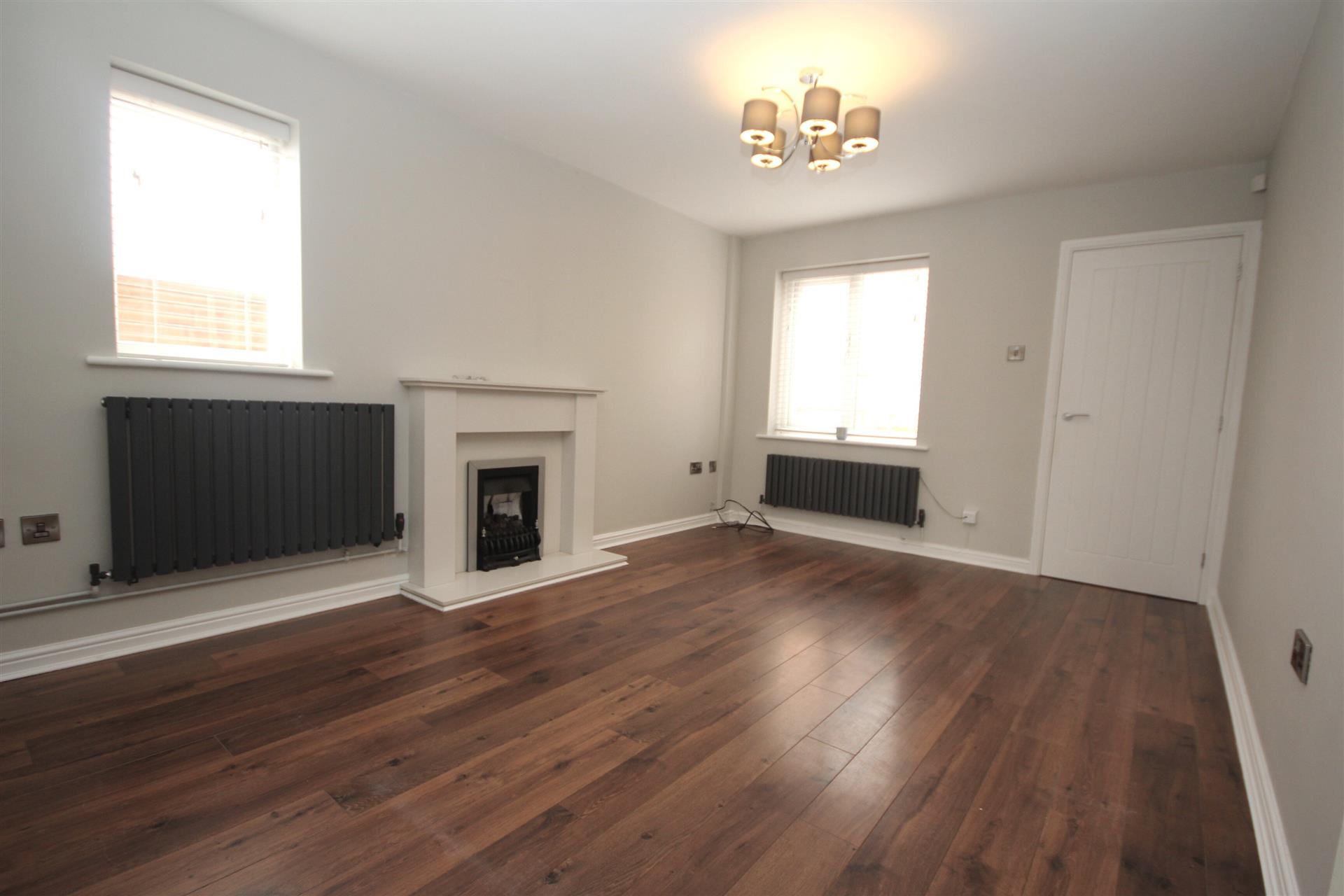 3 bedroom detached house Let Agreed in Bromley Cross, Bolton, Greater Manchester - Lounge.