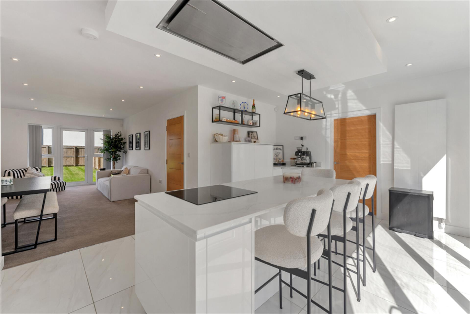 5 bedroom detached house To Let in Marklands, Lostock Hall, Preston, Lancashire - Kitchen / Living roo.