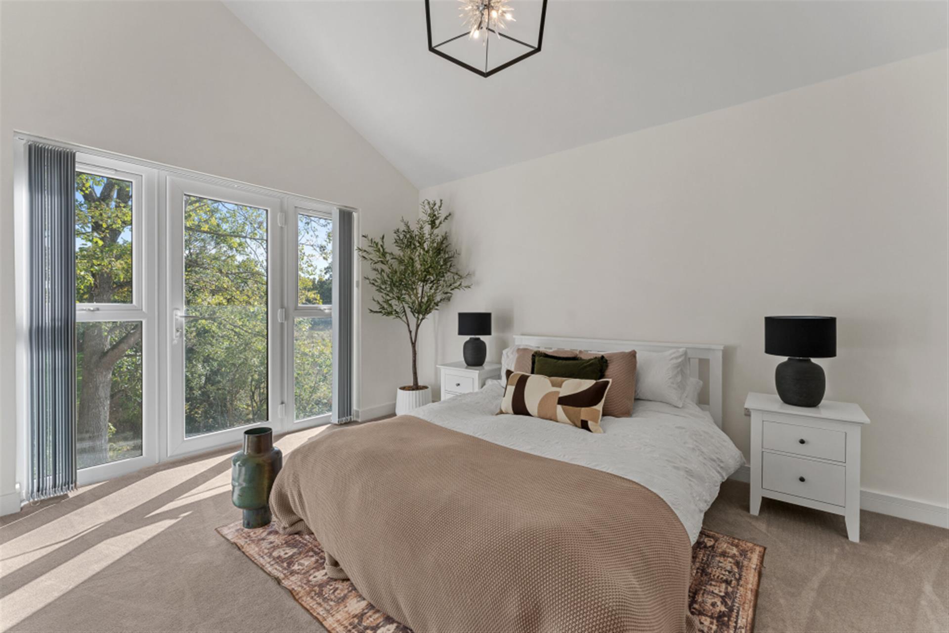 5 bedroom detached house To Let in Marklands, Lostock Hall, Preston, Lancashire - Bedroom 2.