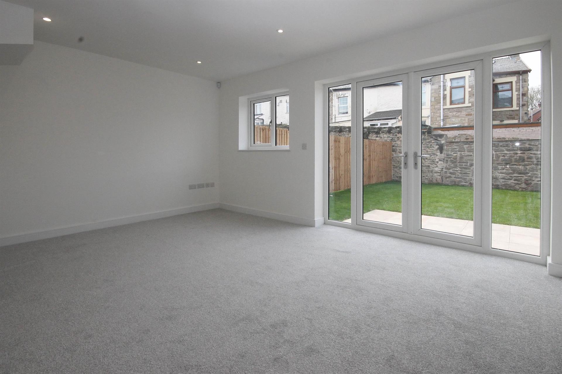 3 bedroom town house house Let Agreed in Darwen, Lancashire - Living room.