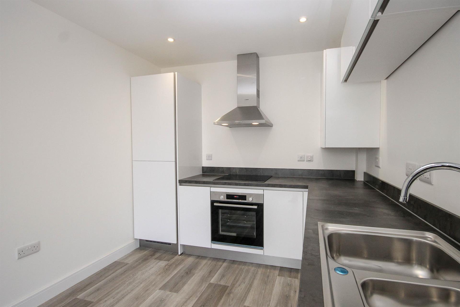 3 bedroom town house house Let Agreed in Darwen, Lancashire - Kitchen.