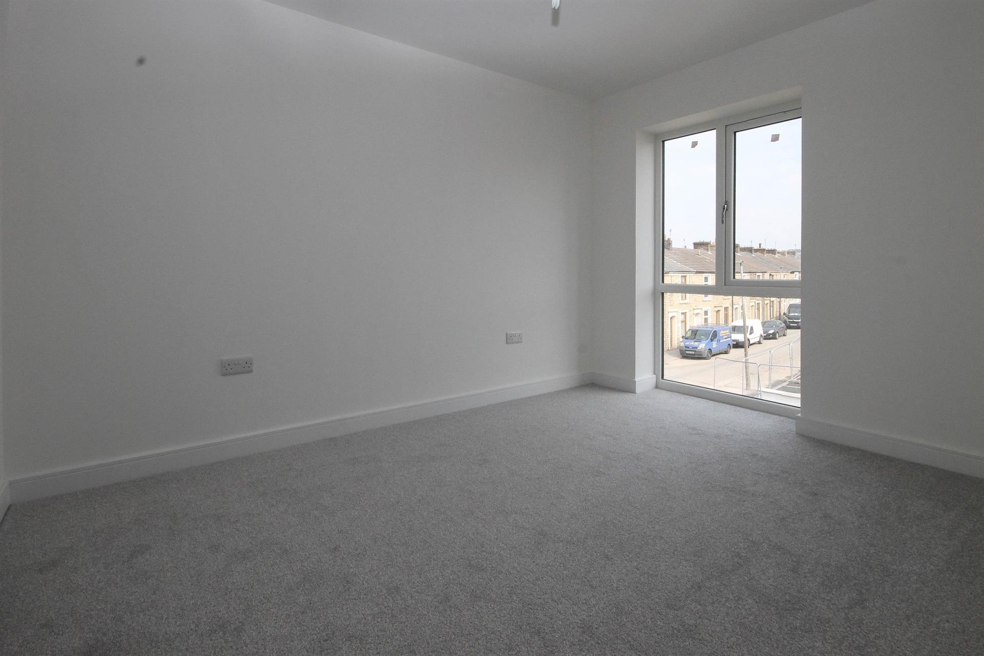 3 bedroom town house house Let Agreed in Darwen, Lancashire - Bedroom 3.