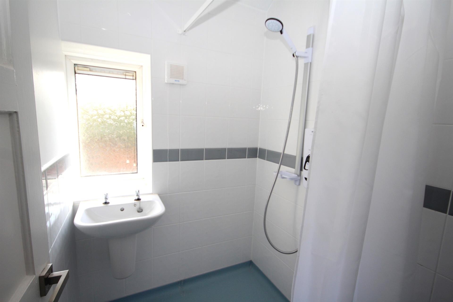 3 bedroom semi-detached house To Let in Bromley Cross, Bolton, Greater Manchester - Photo.