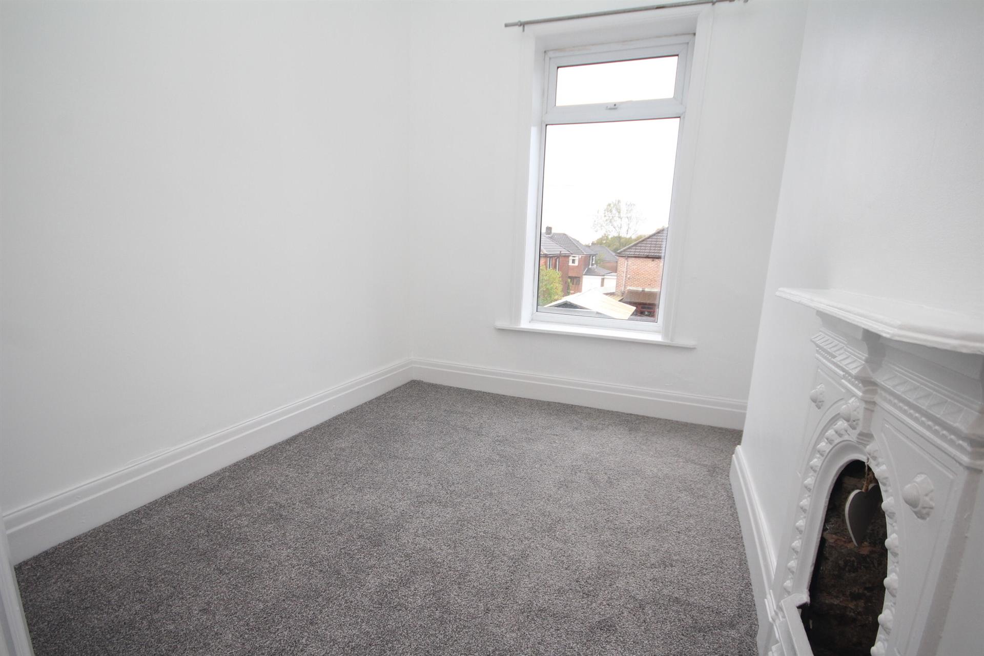 2 bedroom terraced house To Let in Bromley Cross, Bolton, Greater Manchester - Photo.