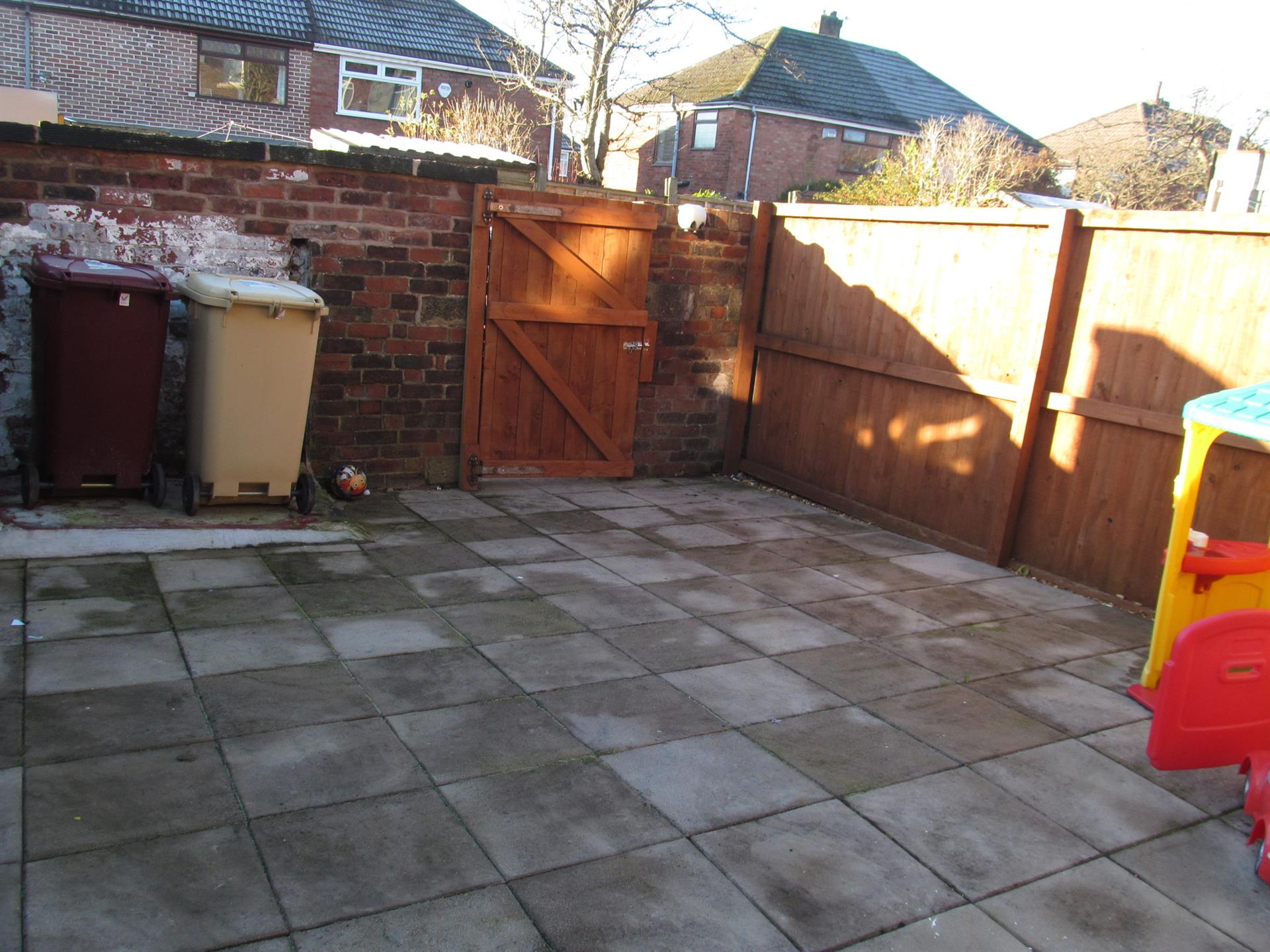 2 bedroom terraced house To Let in Bromley Cross, Bolton, Greater Manchester - Photo.