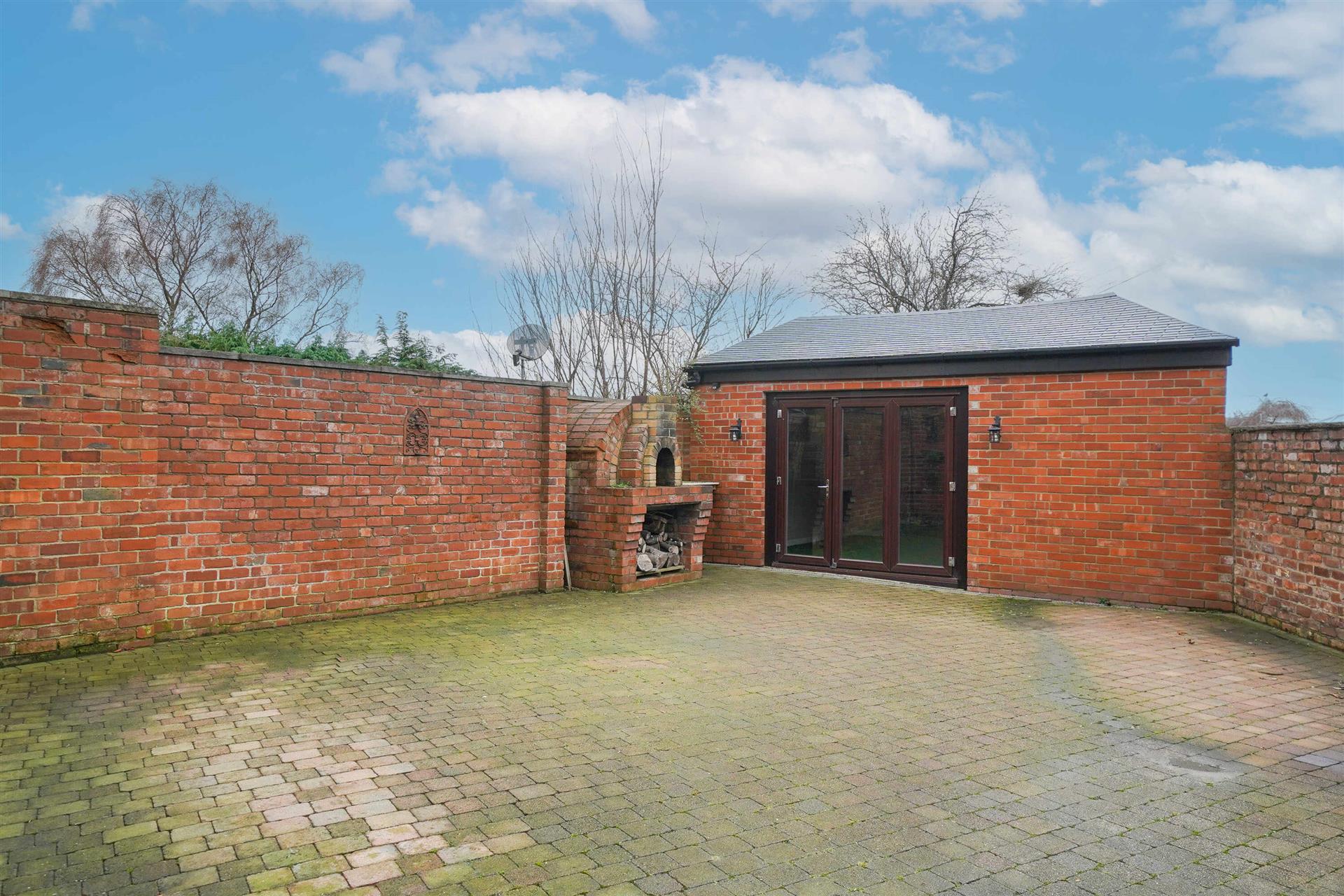 3 bedroom detached house To Let in Bolton, Greater Manchester - Photo.