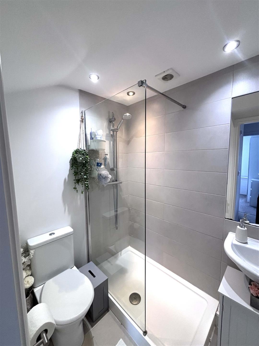 2 bedroom apartment flat / apartment To Let in Egerton, Bolton, Greater Manchester - Shower Room.