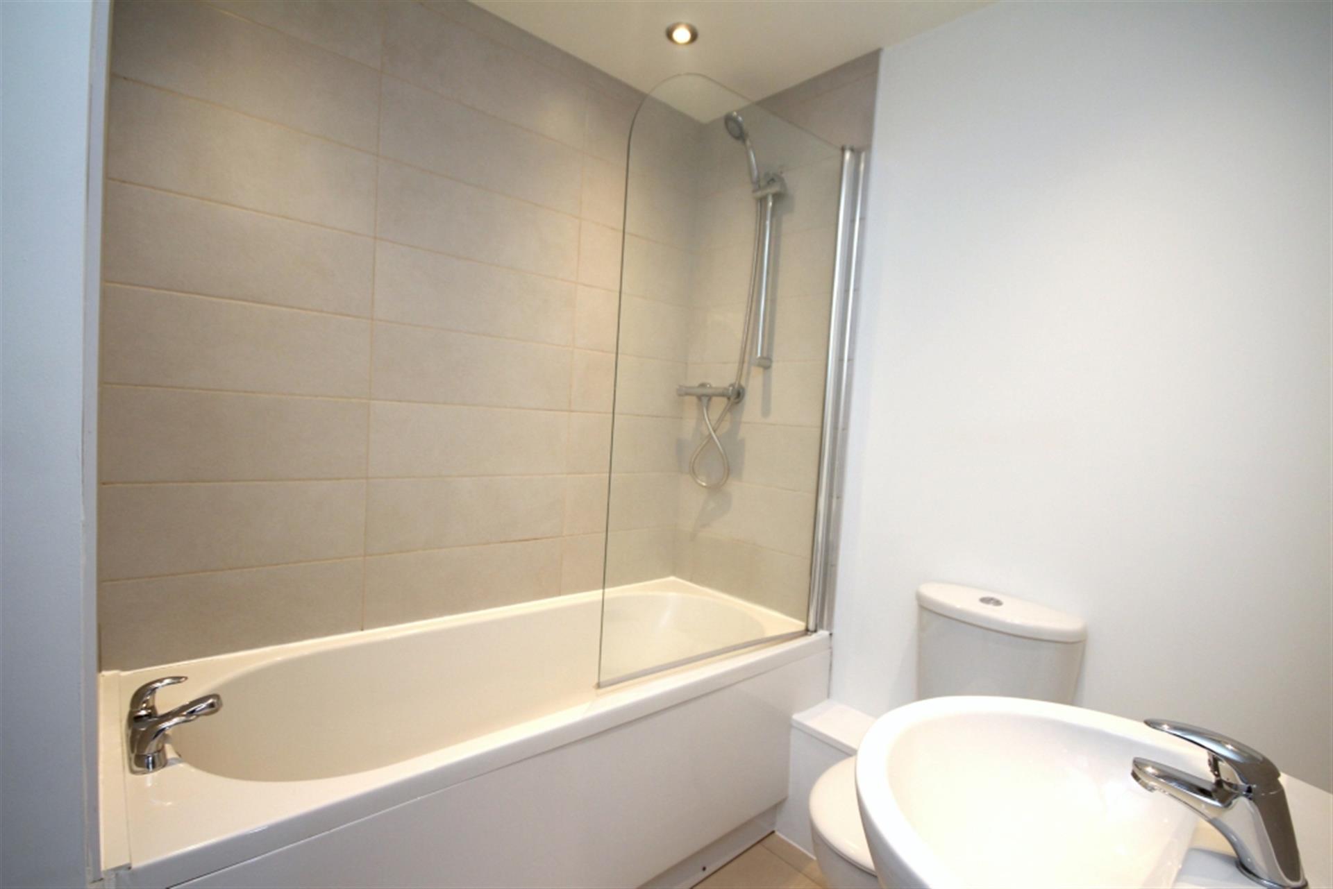 2 bedroom apartment flat / apartment To Let in Egerton, Bolton, Greater Manchester - Photo.