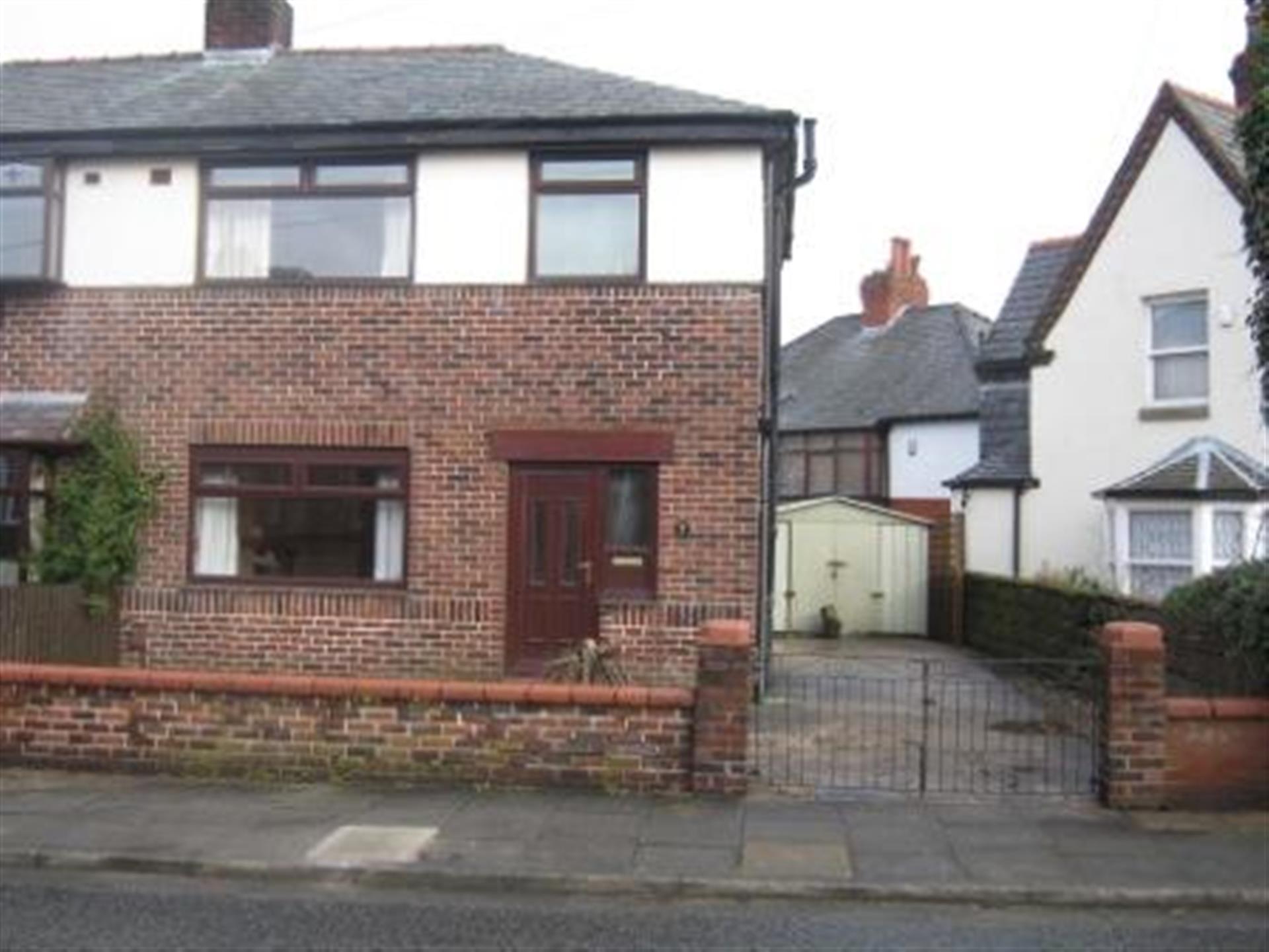 3 bedroom semi-detached house Let Agreed in Heaton, Bolton - Main.