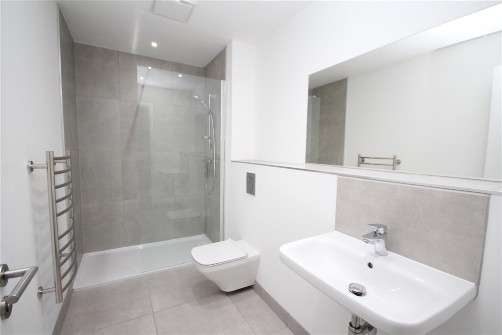 2 bedroom apartment flat / apartment To Let in Bolton, Greater Manchester - Main Bathroom.