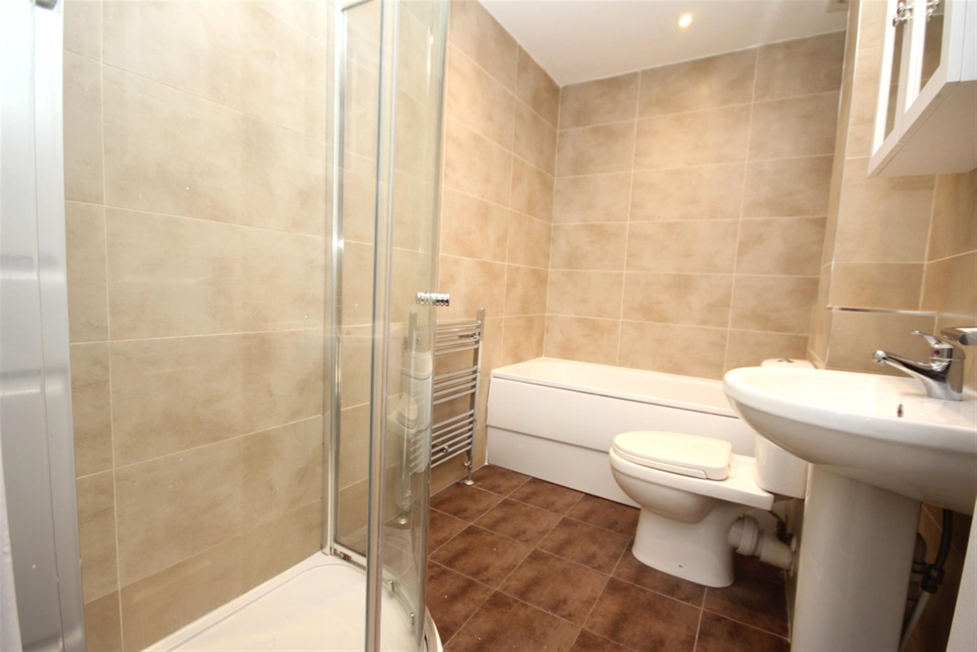 2 bedroom terraced house To Let in Bromley Cross, Bolton, Greater Manchester - Photo.