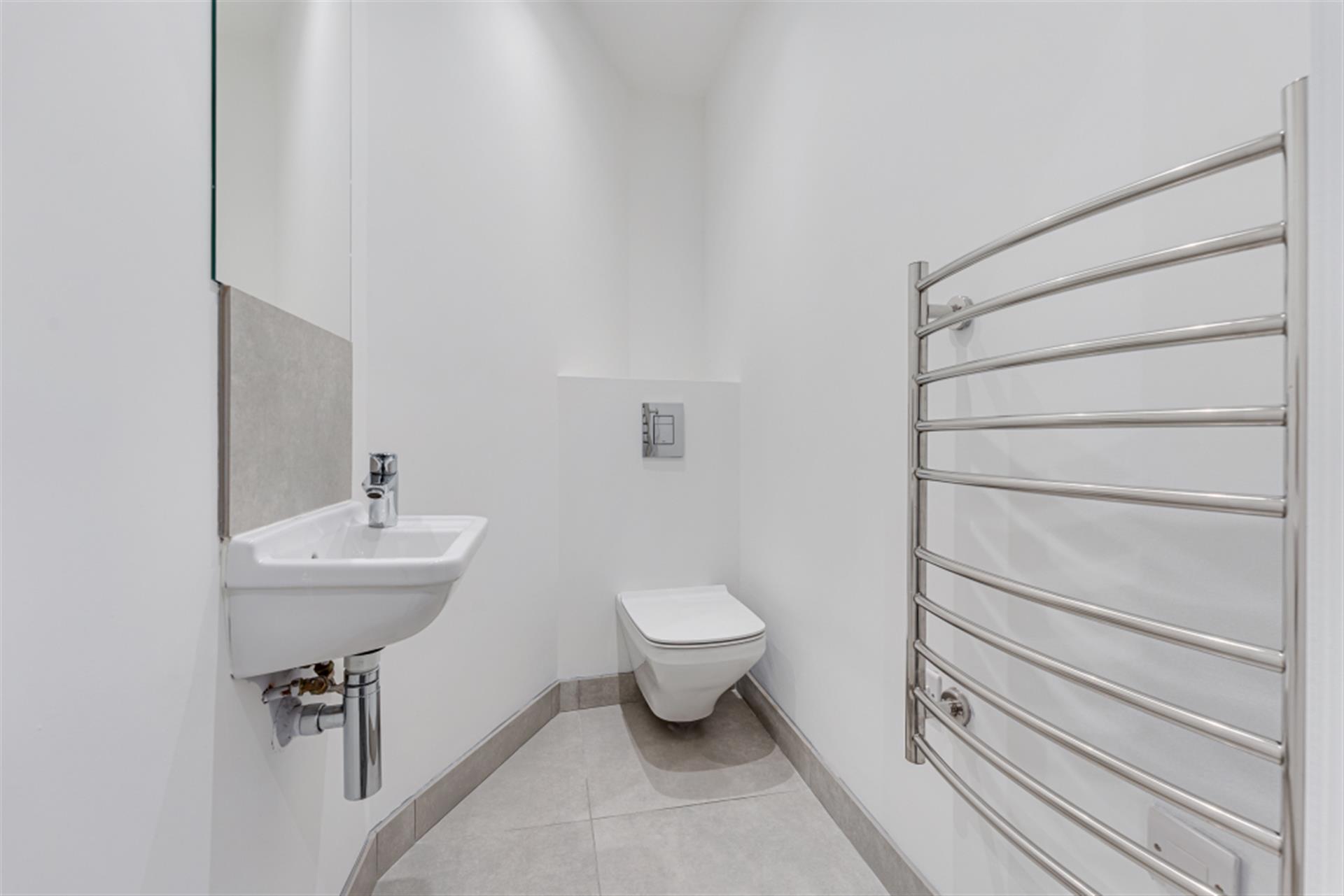 2 bedroom apartment flat / apartment To Let in Bolton, Greater Manchester - Downstairs W.c..