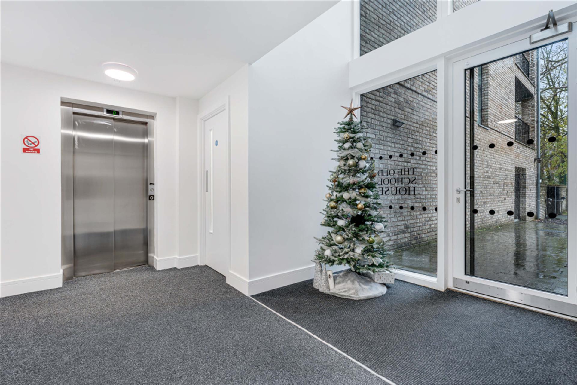 2 bedroom apartment flat / apartment To Let in Bolton, Greater Manchester - Entrance Hall.