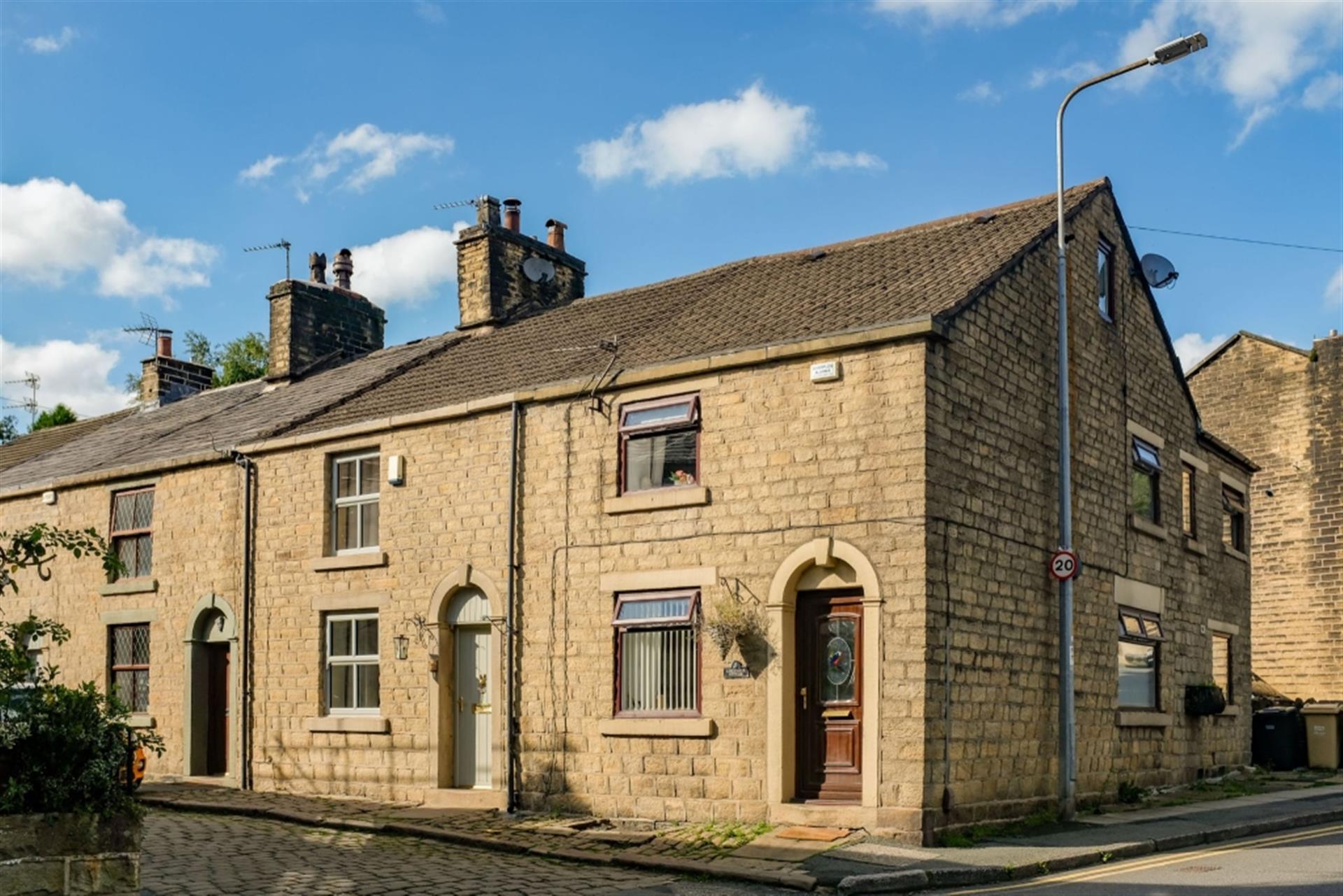 4 bedroom cottage house To Let in Bromley Cross, Bolton, Greater Manchester - Photo.