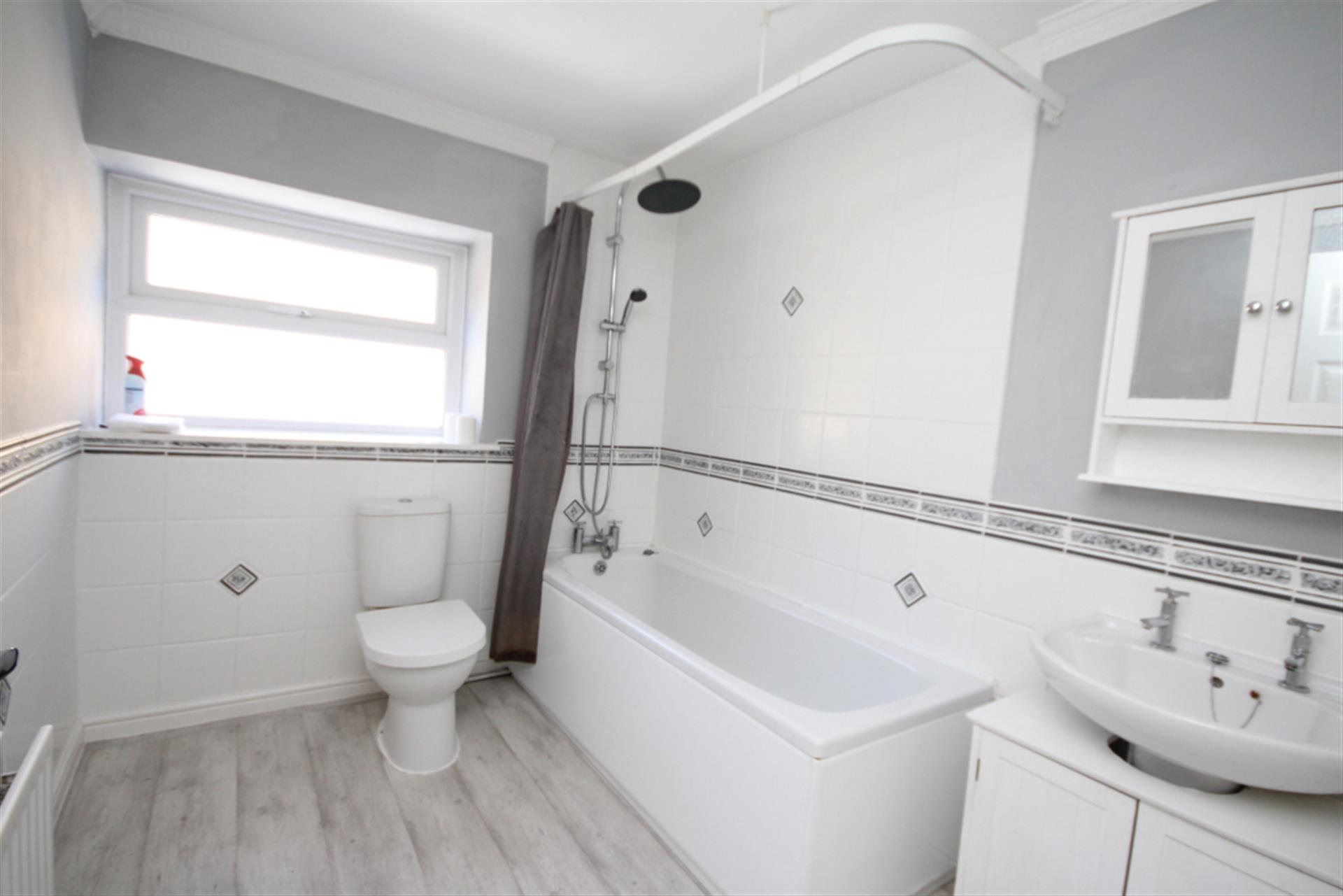 4 bedroom cottage house To Let in Bromley Cross, Bolton, Greater Manchester - Photo.
