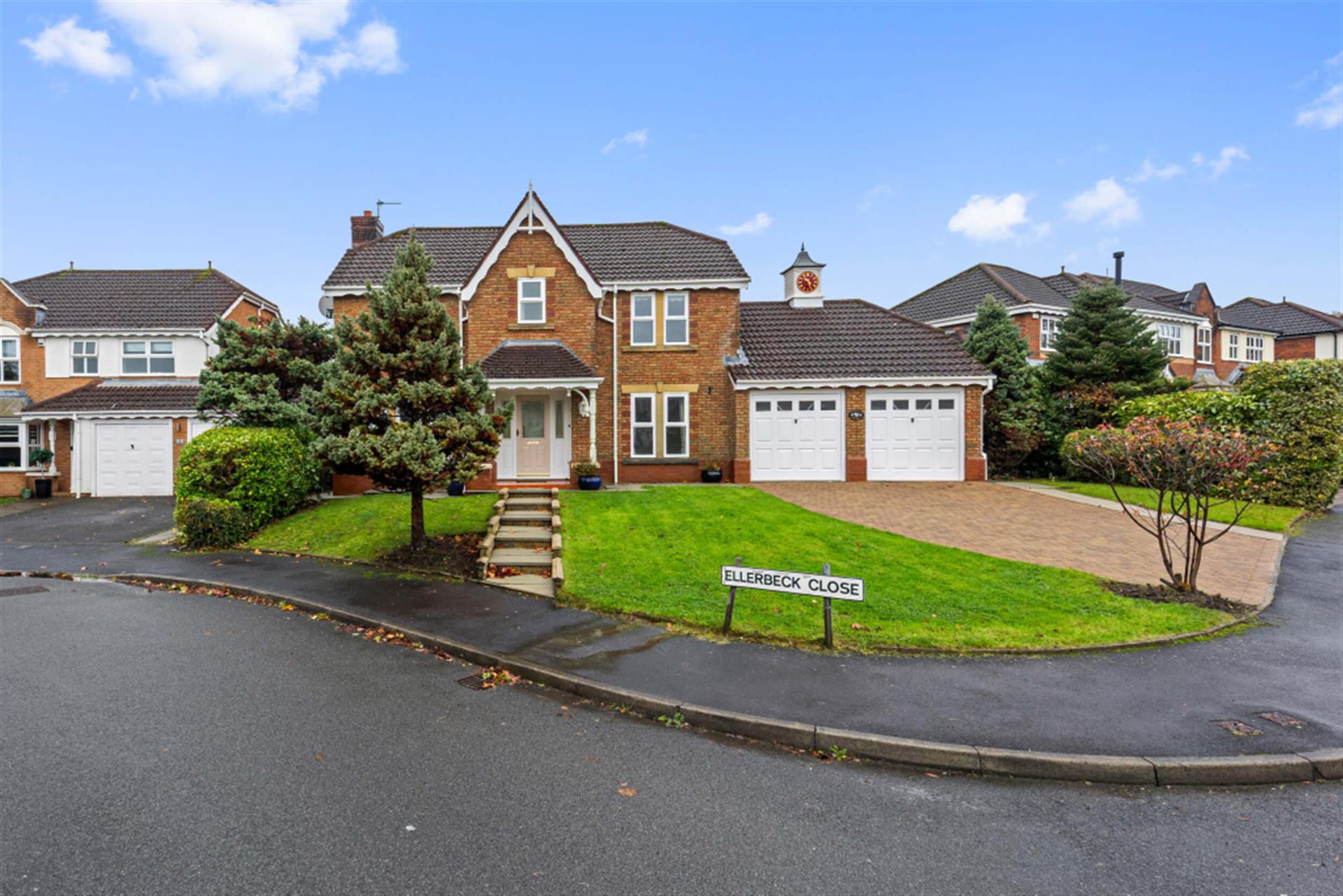 4 bedroom detached house To Let in Bolton, Greater Manchester - Main Photo.