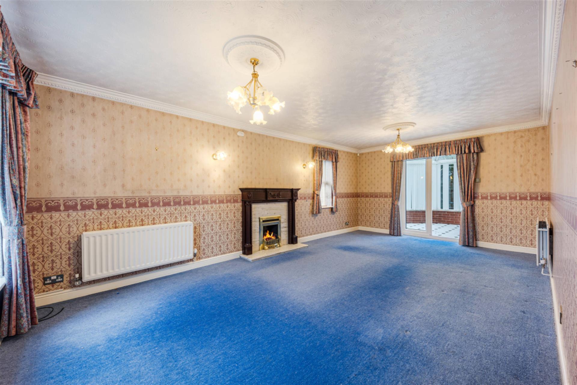 4 bedroom detached house To Let in Bolton, Greater Manchester - Lounge.