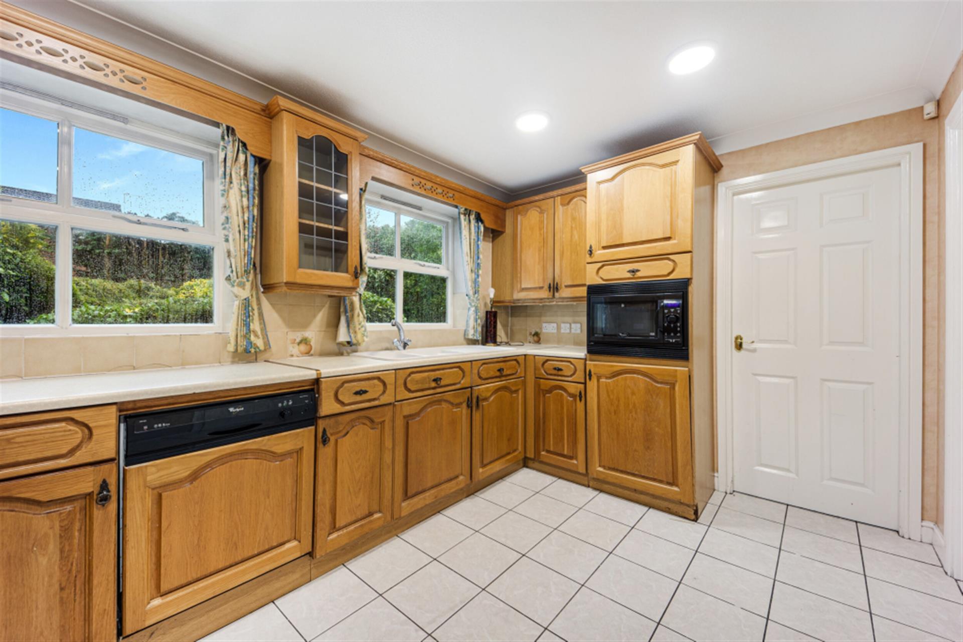 4 bedroom detached house To Let in Bolton, Greater Manchester - Kitchen.