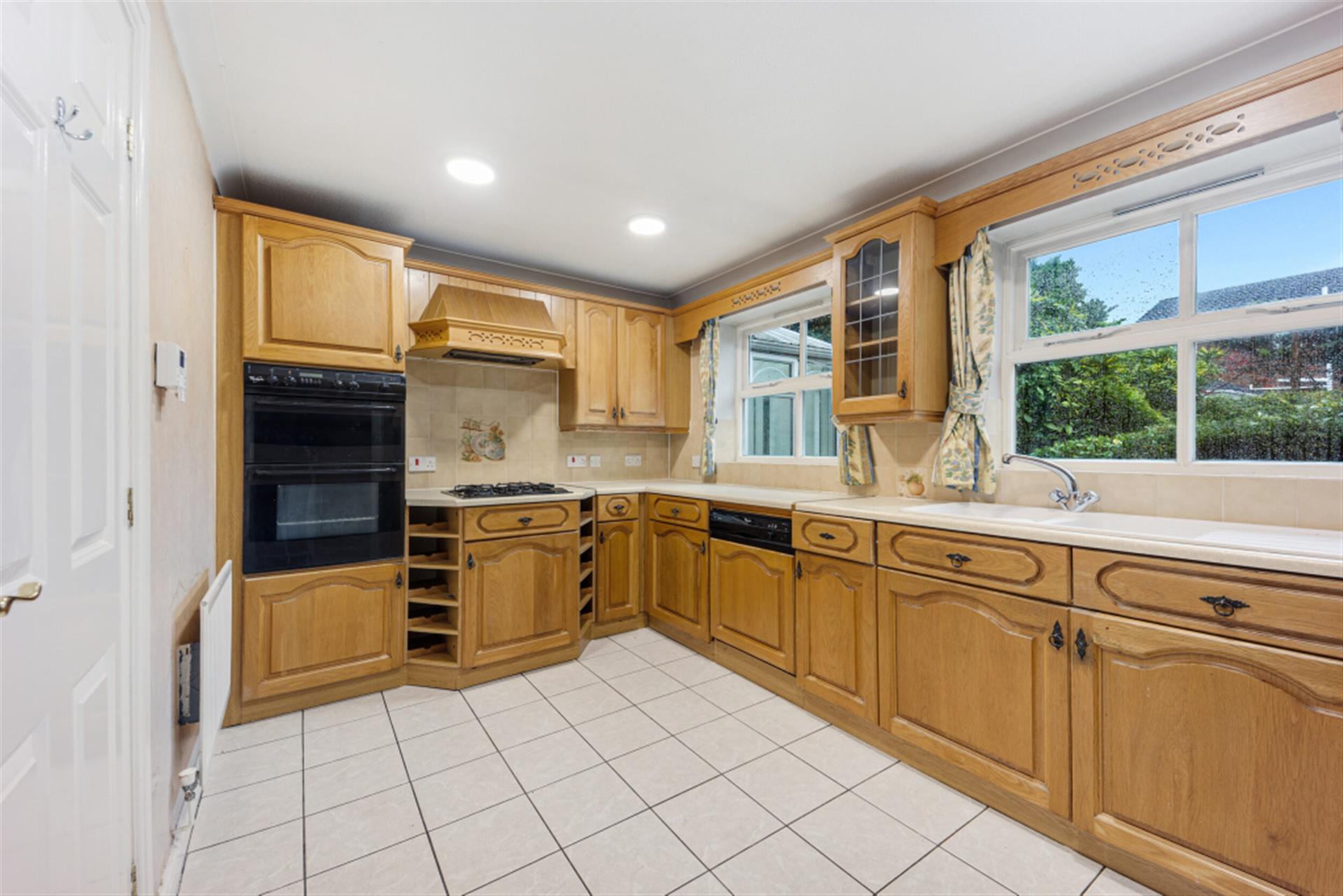 4 bedroom detached house To Let in Bolton, Greater Manchester - Kitchen.