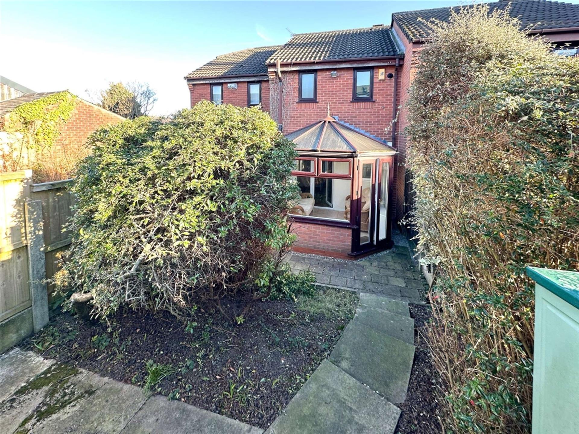2 bedroom town house house To Let in Astley Bridge, Bolton, Greater Manchester - Rear Garden.