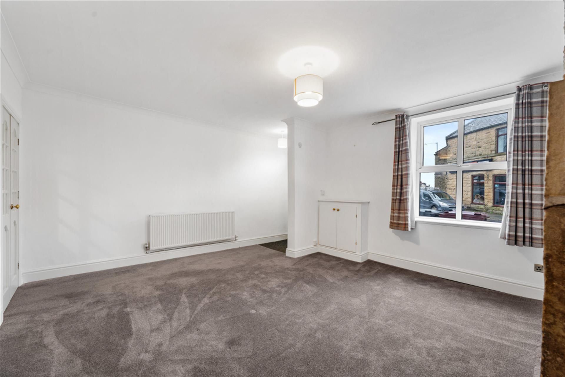 3 bedroom cottage house To Let in Egerton, Bolton, Greater Manchester - Lounge.