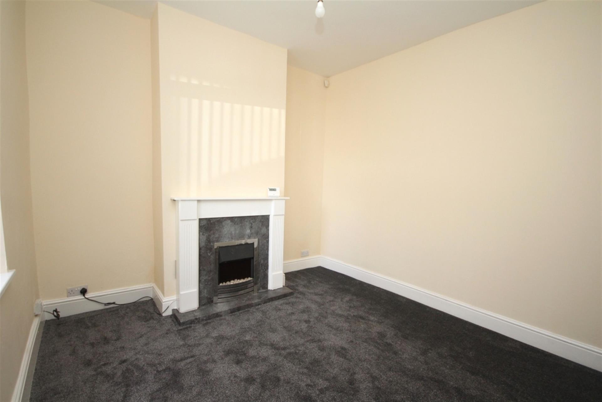 2 bedroom cottage house To Let in Bolton, Greater Manchester - Lounge.