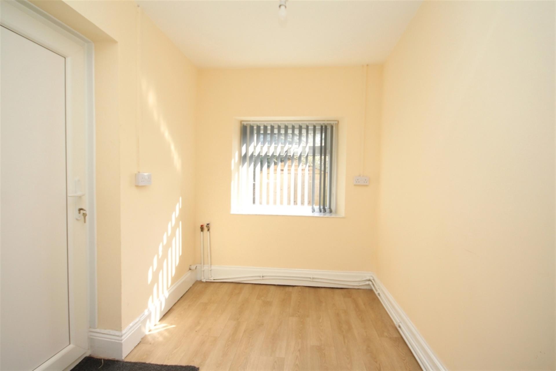 2 bedroom cottage house To Let in Bolton, Greater Manchester - Utility Room.