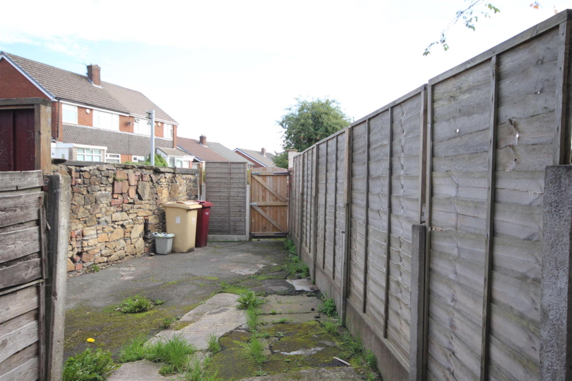 3 bedroom terraced house To Let in Bromley Cross, Bolton, Greater Manchester - Photo.