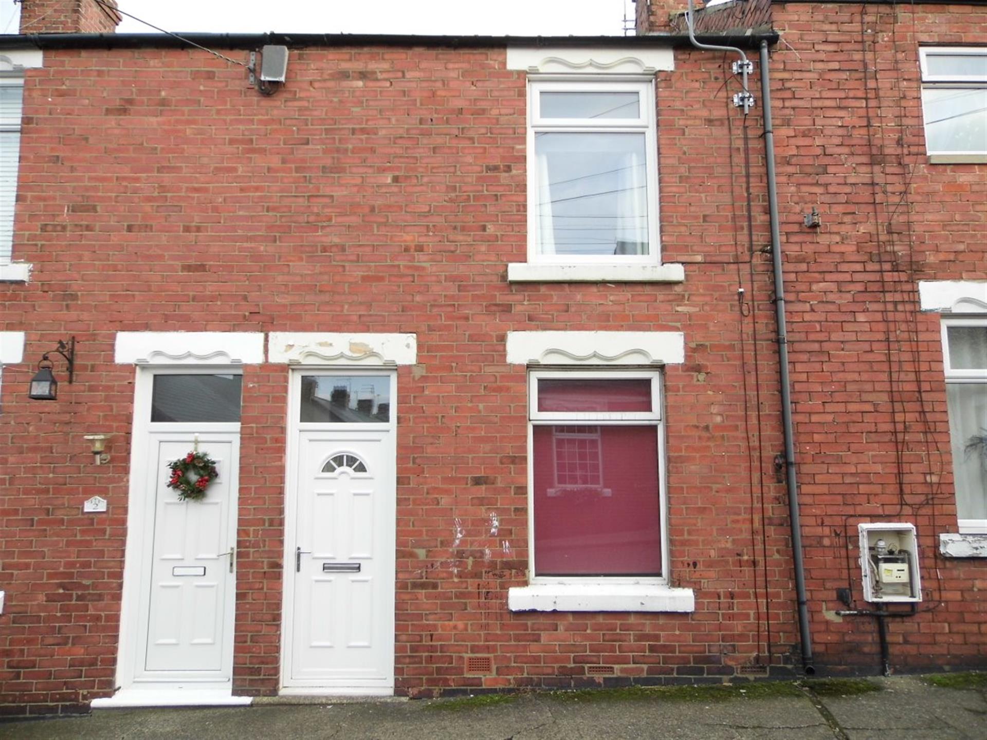 2 bedroom terraced house To Let in Co Durham - photograph 1.