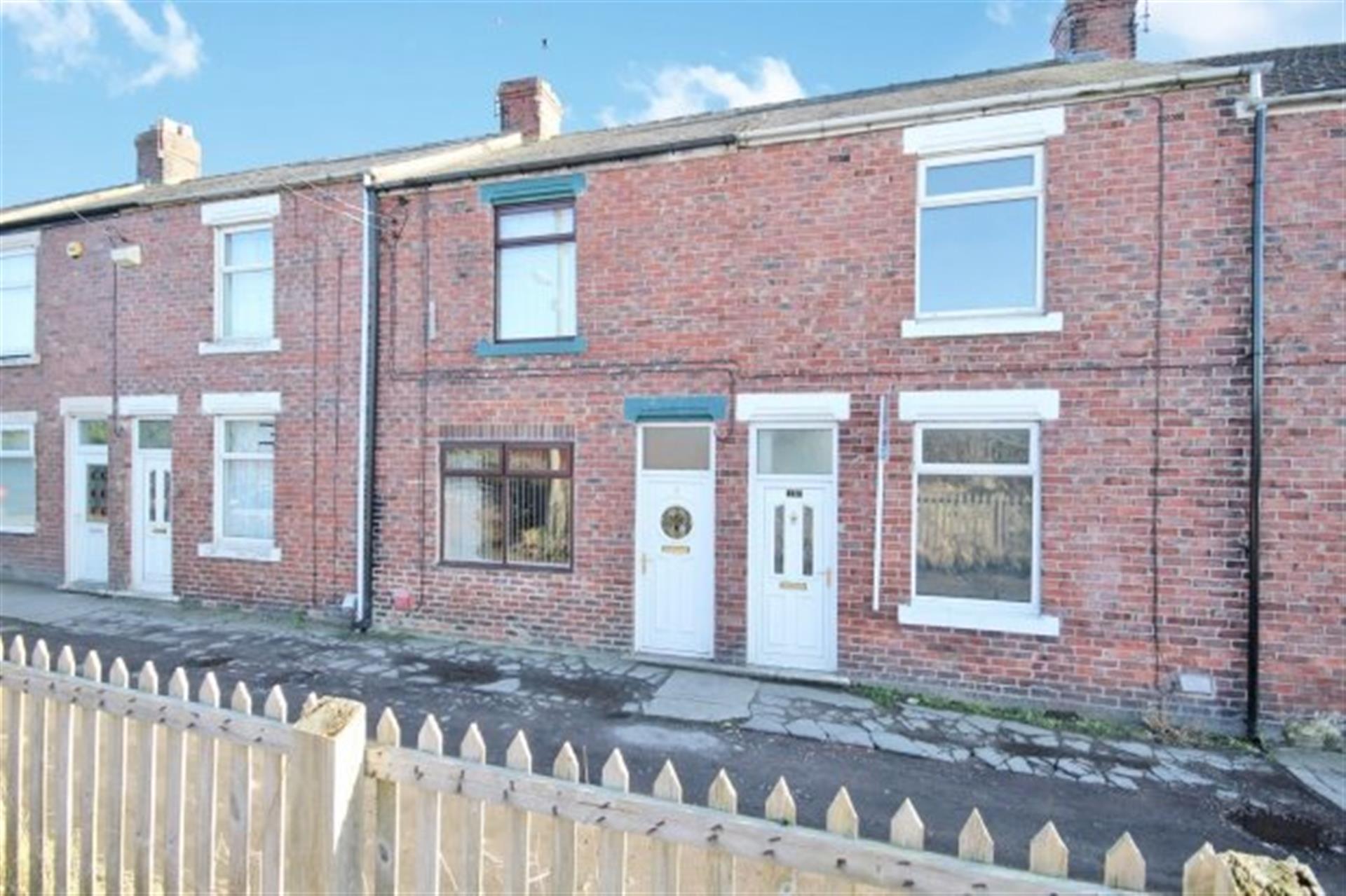 2 bedroom terraced house To Let in West Auckland - Main Image.