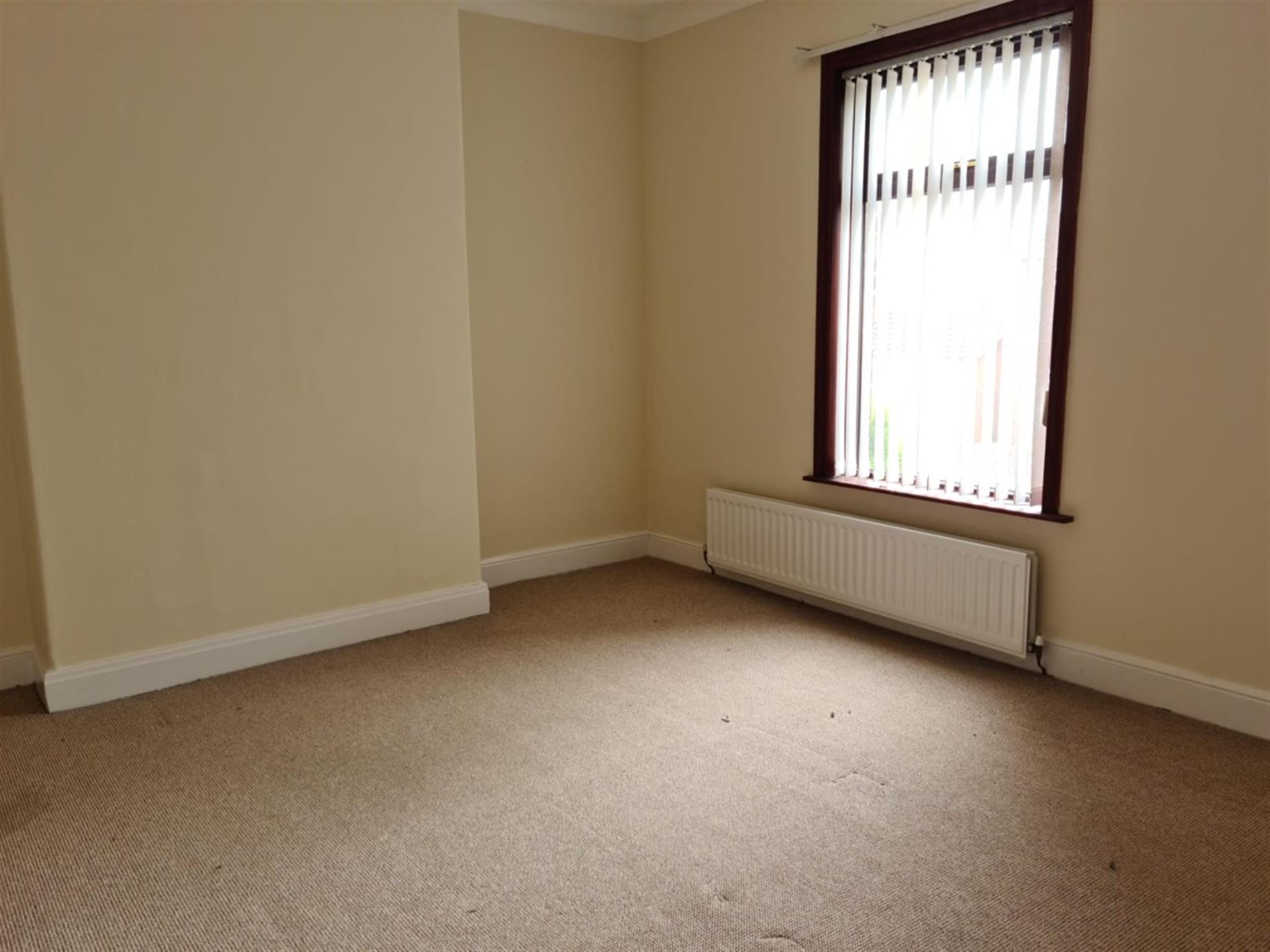 2 bedroom terraced house To Let in Bishop Auckland - photograph 9.