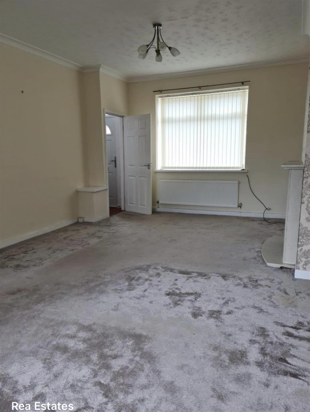 2 bedroom terraced house To Let in Saint Helens - photograph 3.