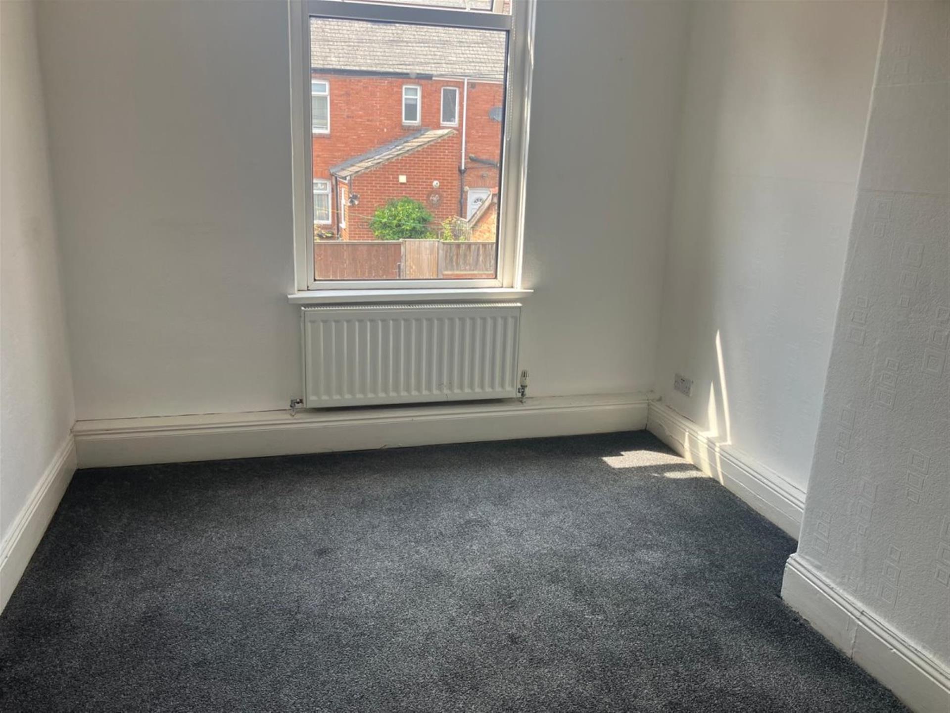 2 bedroom terraced house To Let in Bishop Auckland - photograph 5.