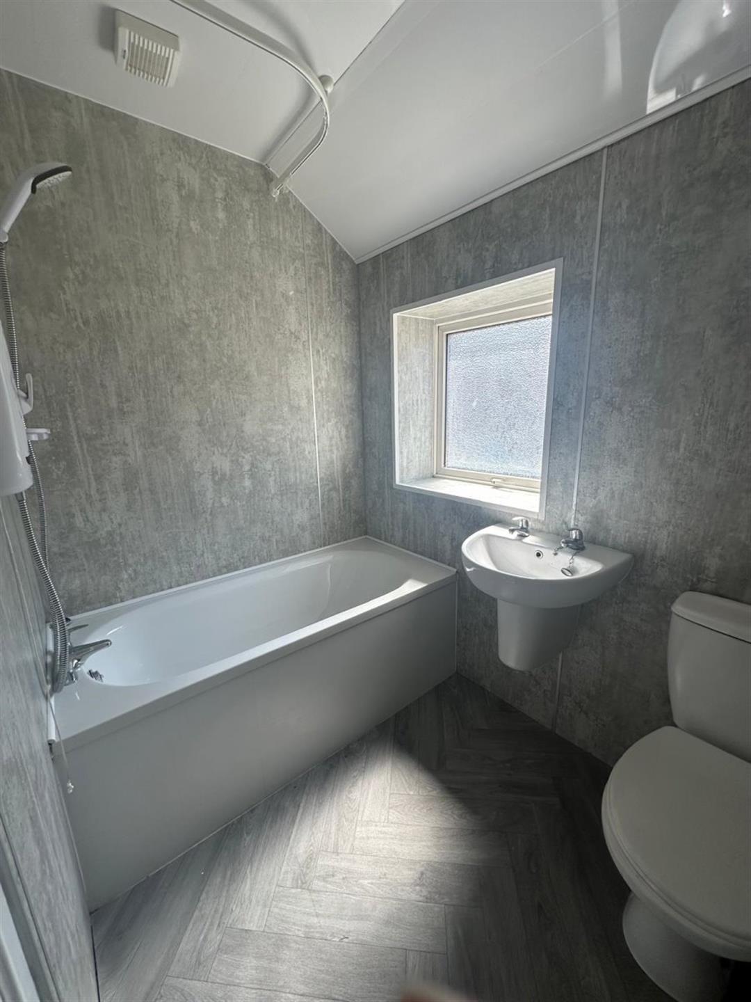 2 bedroom terraced house To Let in Sherburn Hill - photograph 4.