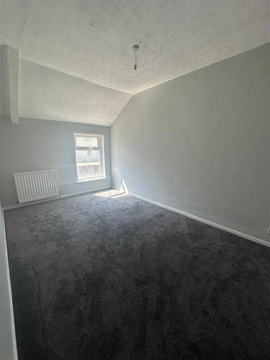 2 bedroom terraced house To Let in Sherburn Hill - photograph 6.