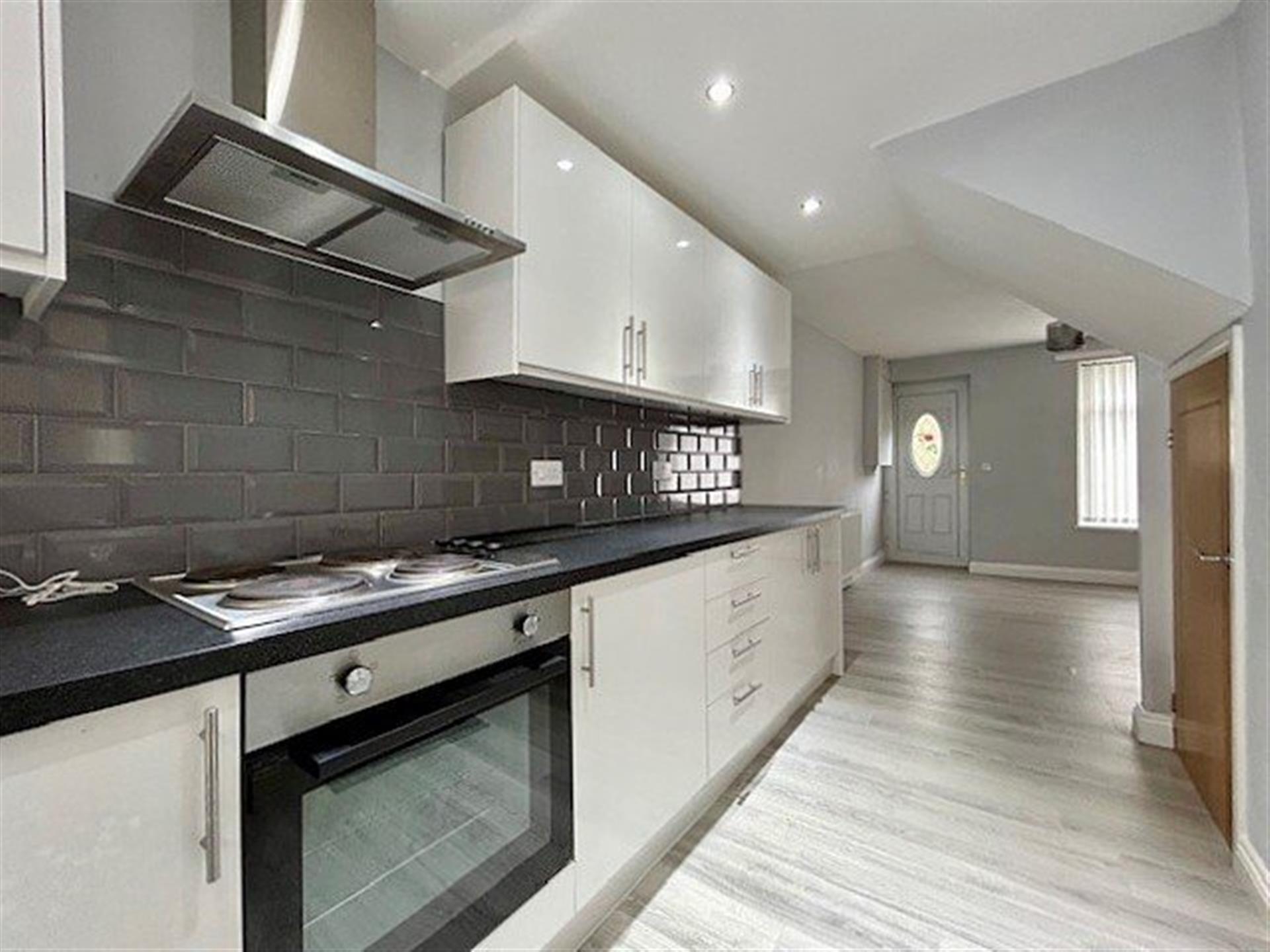 3 bedroom terraced house To Let in Hunwick - photograph 11.