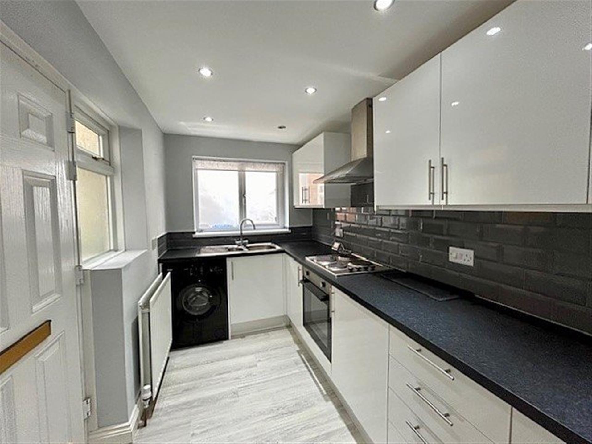 3 bedroom terraced house To Let in Hunwick - photograph 12.